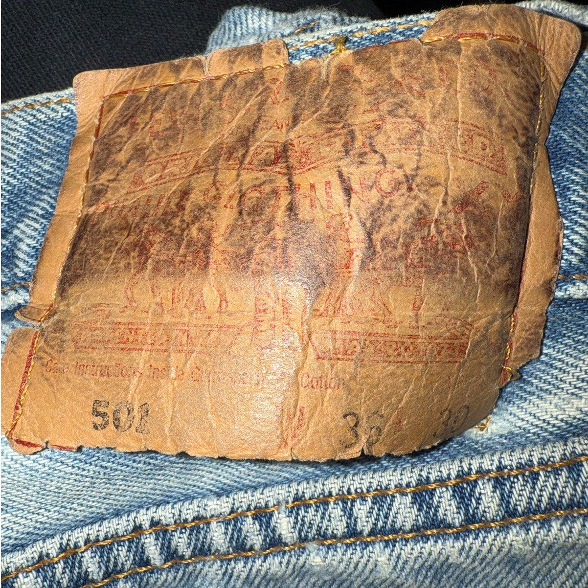 Vintage 1999 Levi 501 Distressed Light Wash Jeans 36x30