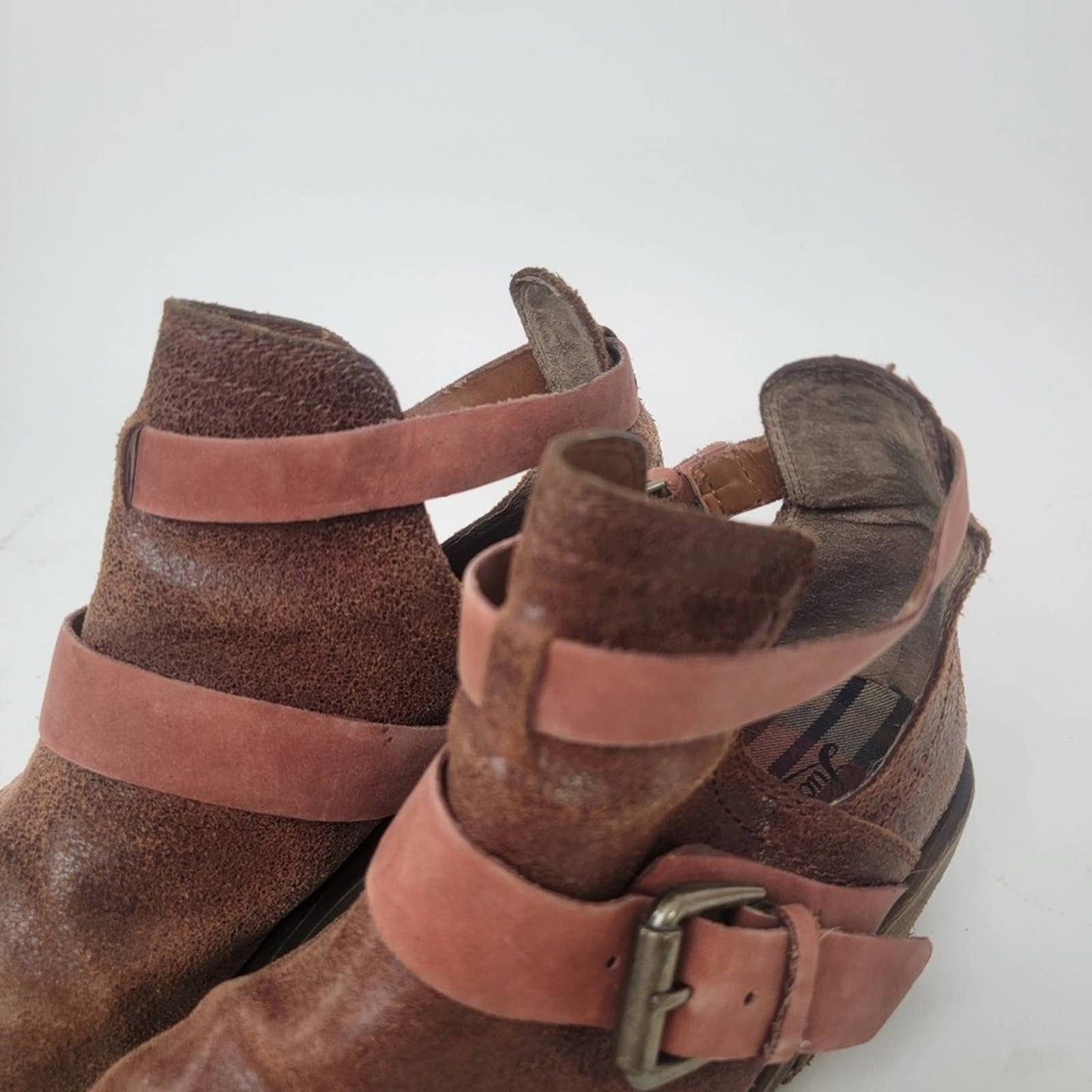 Lucky Brand Chaves Cutout Leather Double Strap Ankle Booties -10M