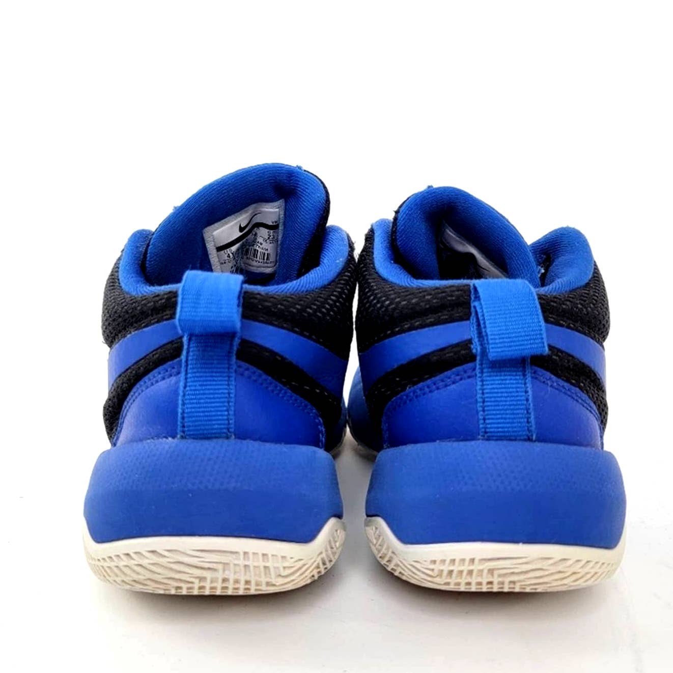 Nike Team Hustle D 8 (GS) Youth Athletic Shoes - 4Y