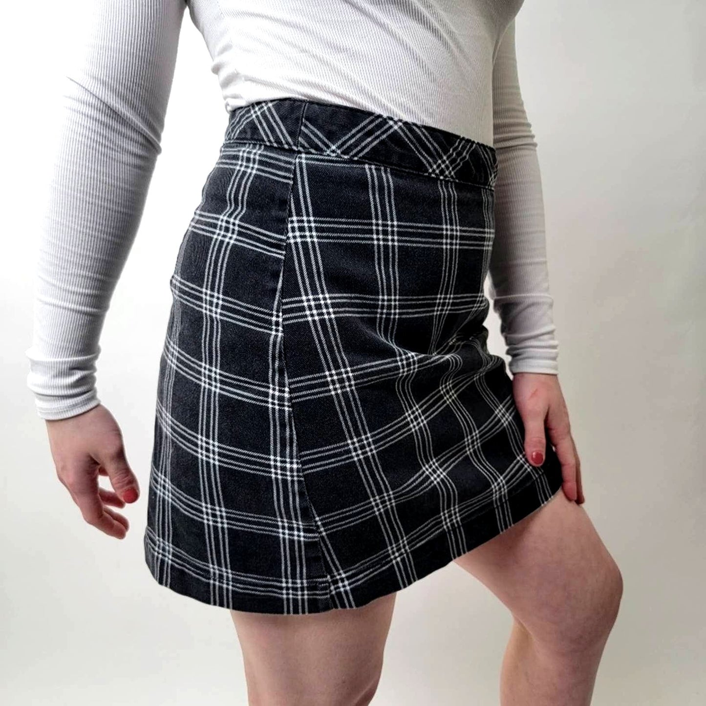 H&M Black & Plaid Skirt - 6