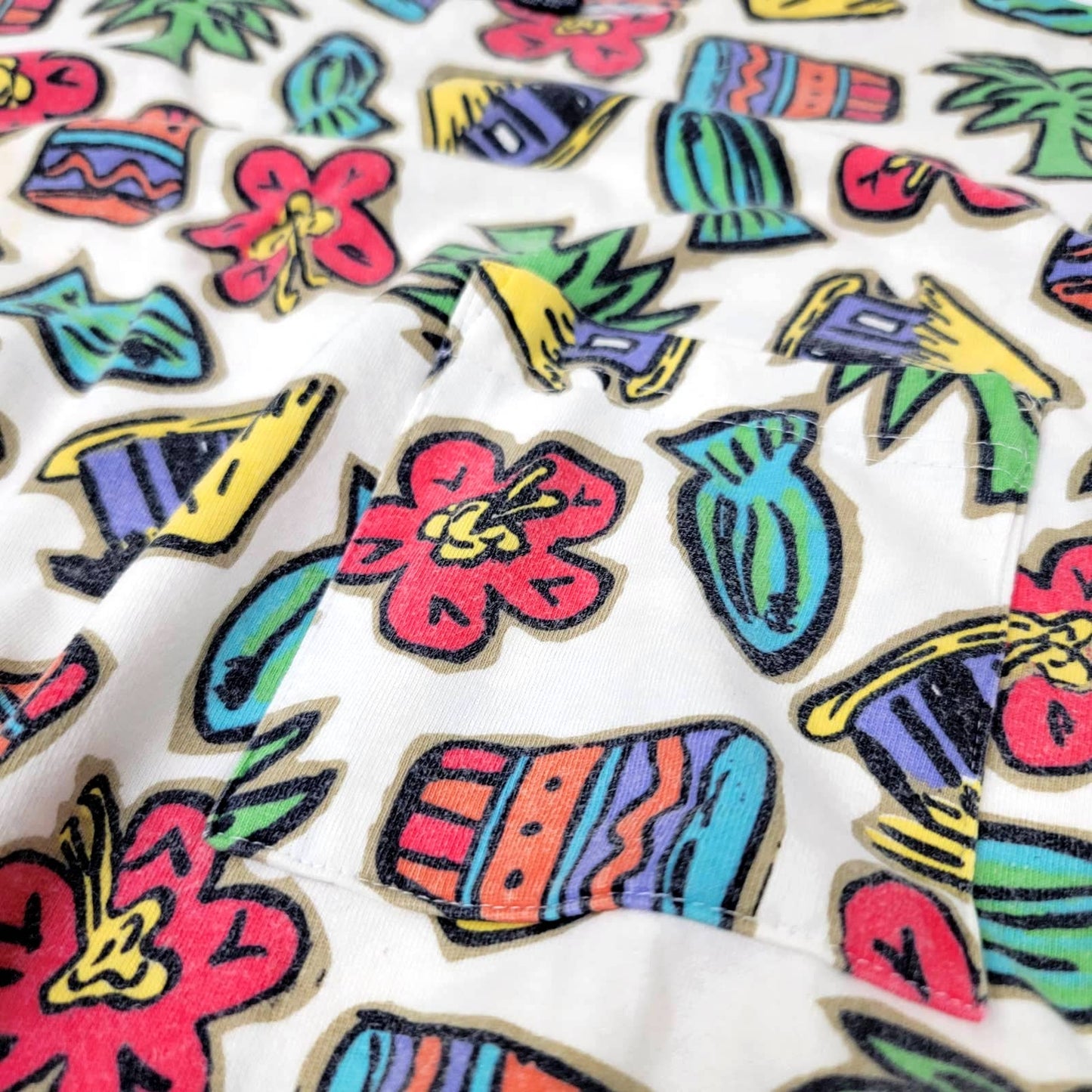 Retro Vintage 90s Abstract Hawaiian Titki Geometric Tee Shirt - S
