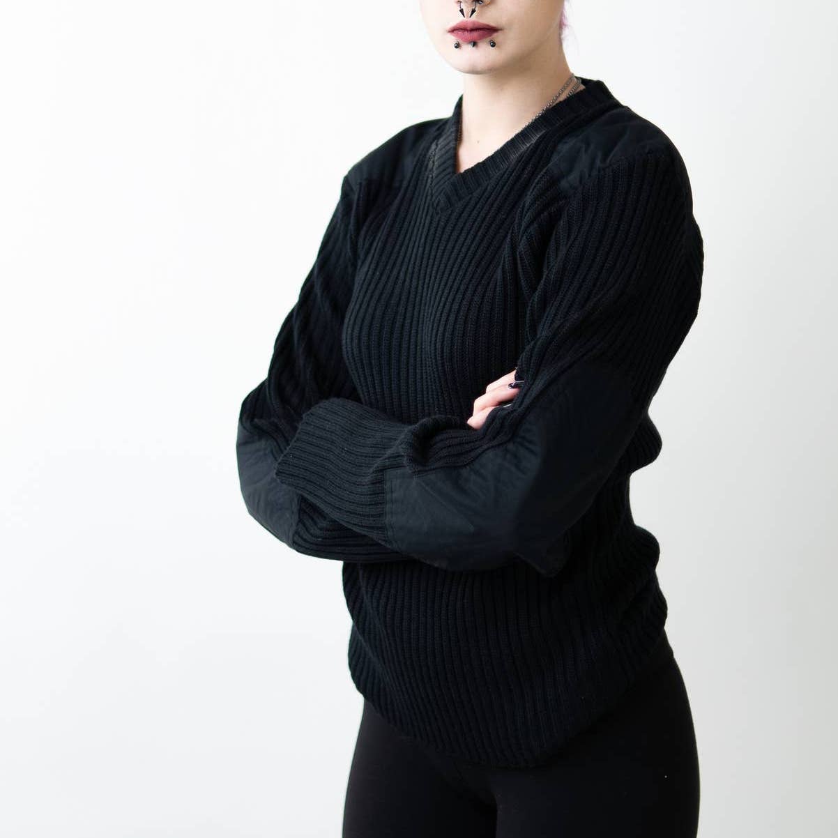 Blauer THICK V-Neck Classic Ribbed Knit Sweater - S