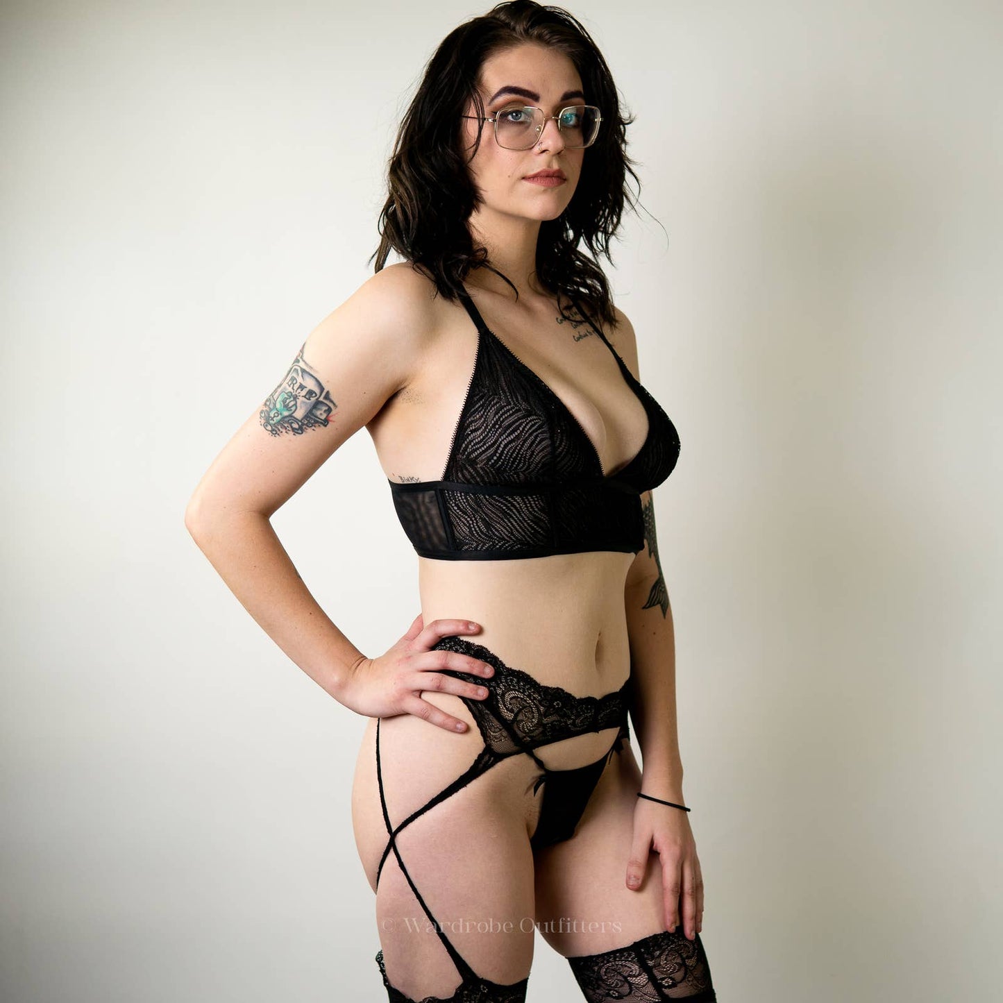 Victoria's Secret Triangle Cup Black Lace Bralette - L