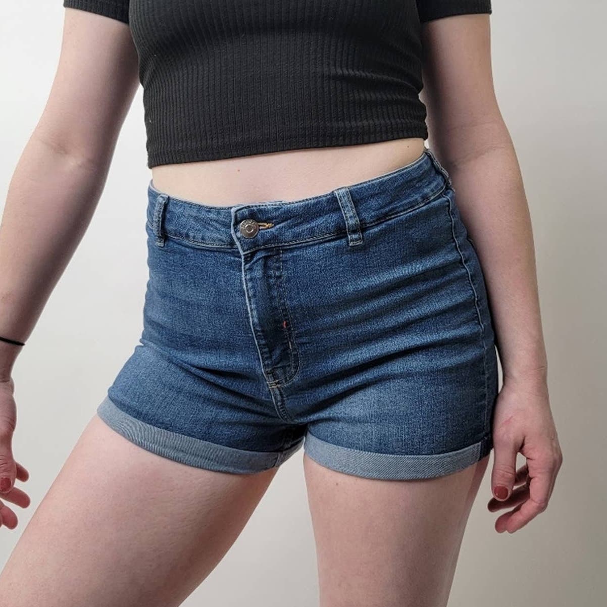 H&M Divided High Rise Denim Mom Shorts - 10