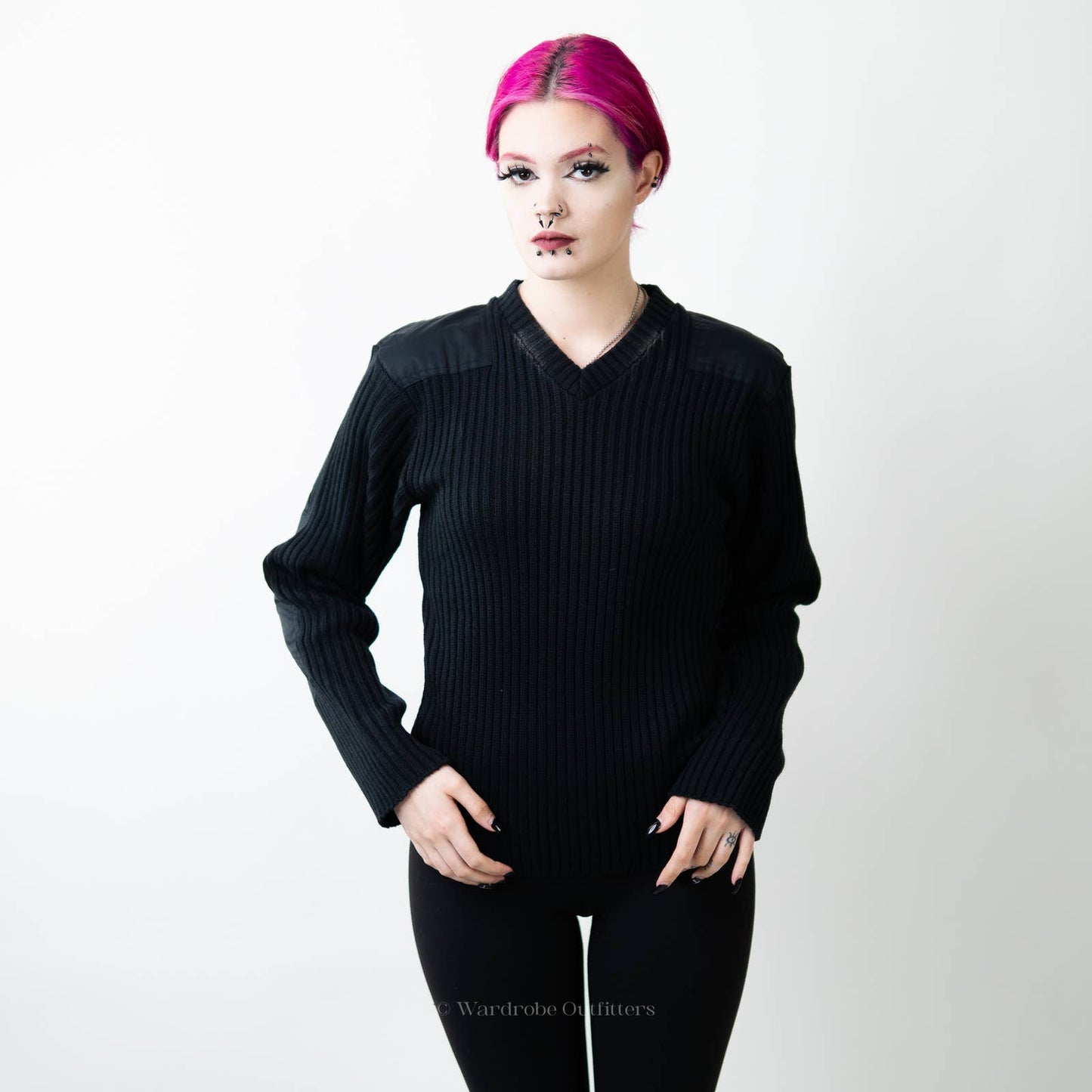 Blauer THICK V-Neck Classic Ribbed Knit Sweater - S