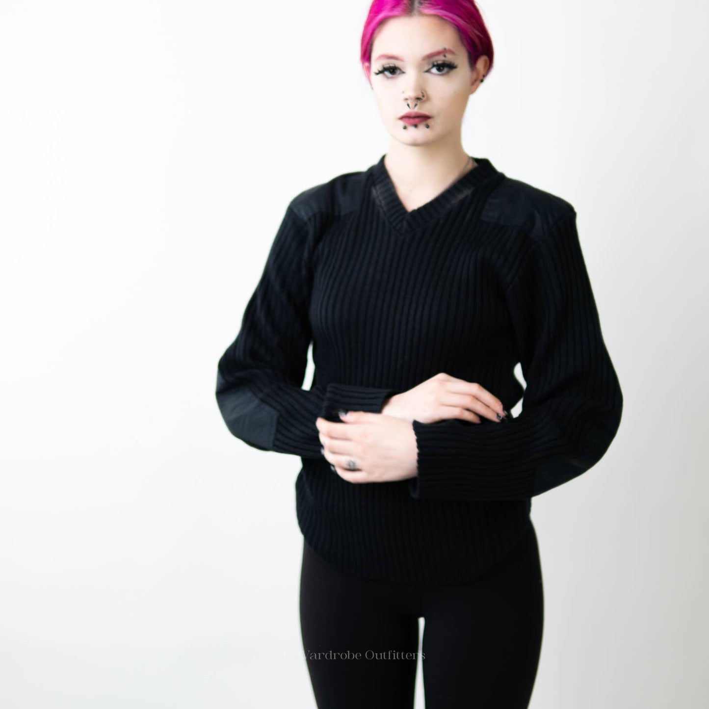 Blauer THICK V-Neck Classic Ribbed Knit Sweater - S