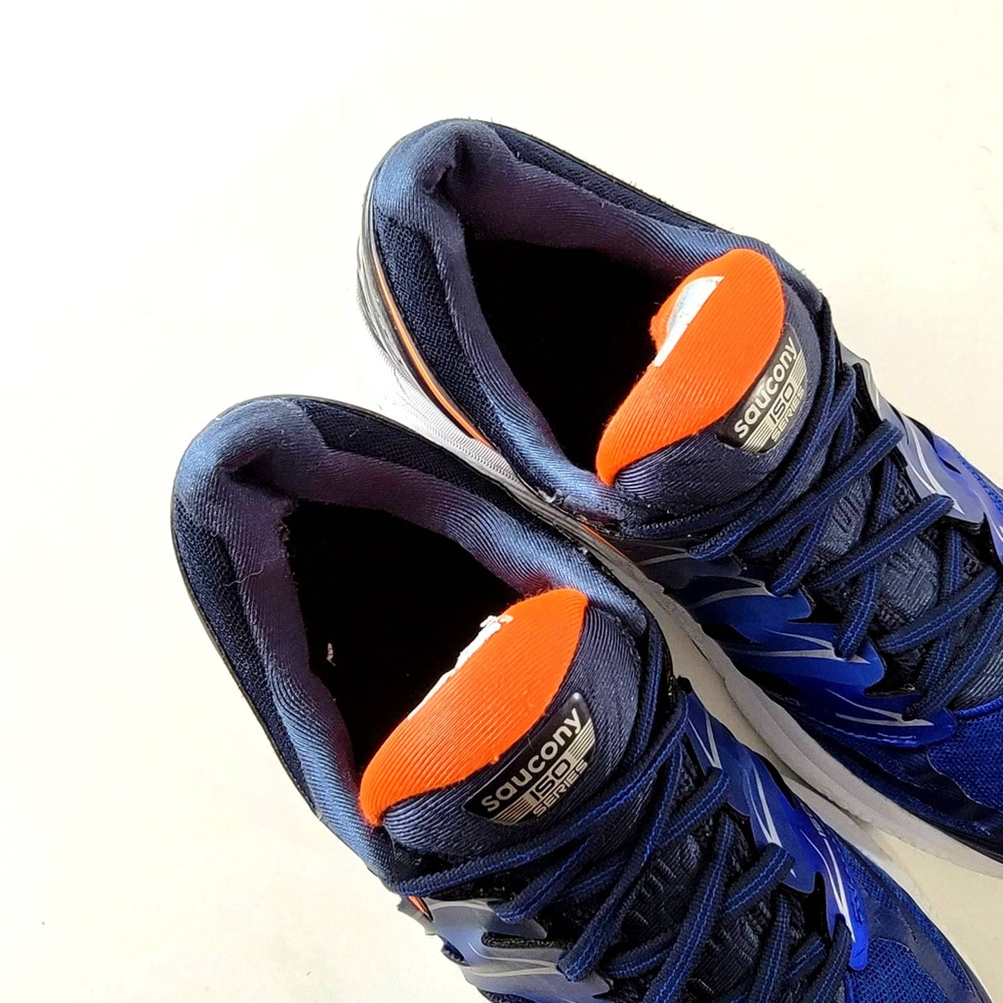 Saucony Hurricane ISO 2 Running Shoes - 11