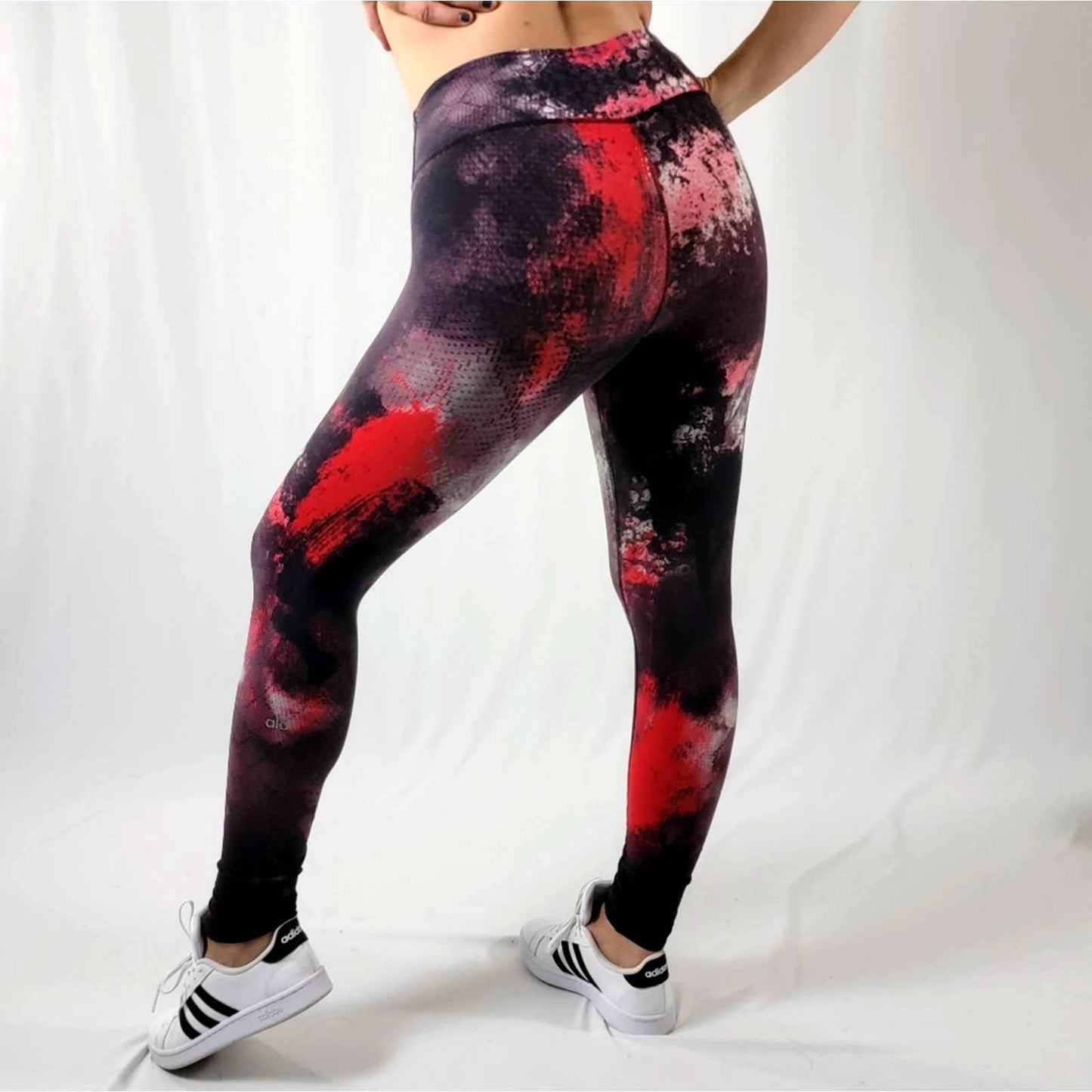 ALO Airbrush Yoga High-Waist Solarized Tie-Dye Legging - M