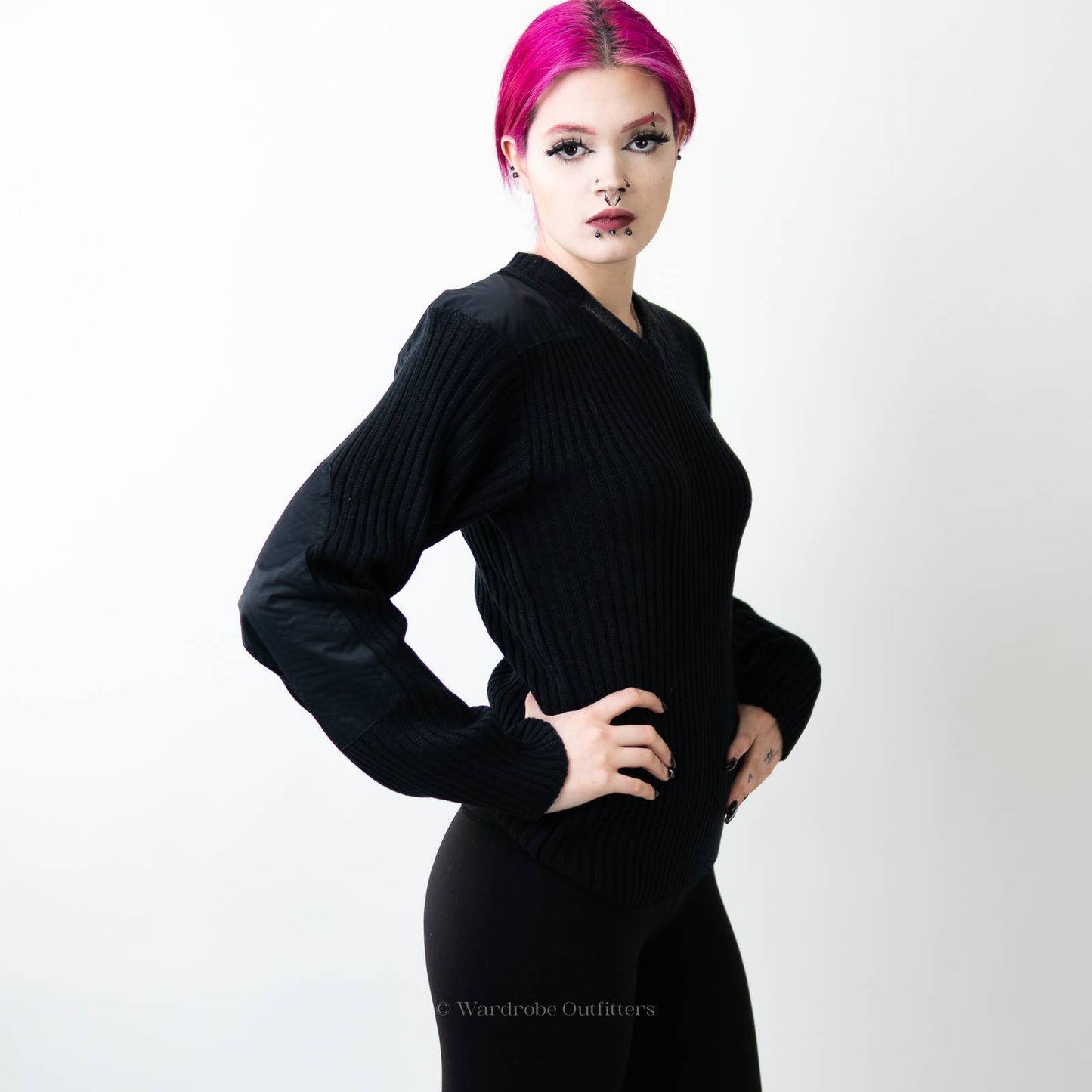 Blauer THICK V-Neck Classic Ribbed Knit Sweater - S