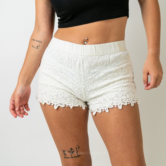 Zara Trafaluc Crochet Lace Pull On Cream White Cheeky Shorts