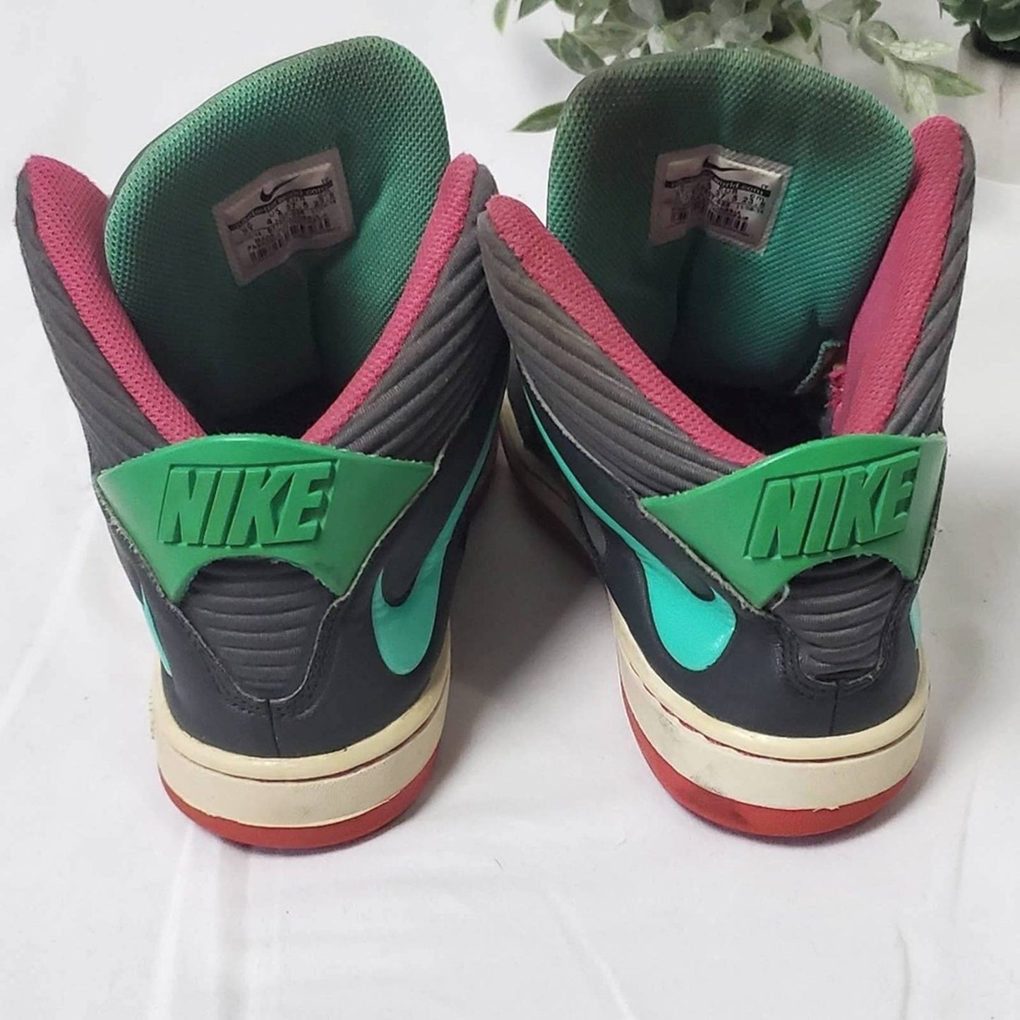 Nike ‘Court Invader’ High Top Basketball Sneakers - 5Y