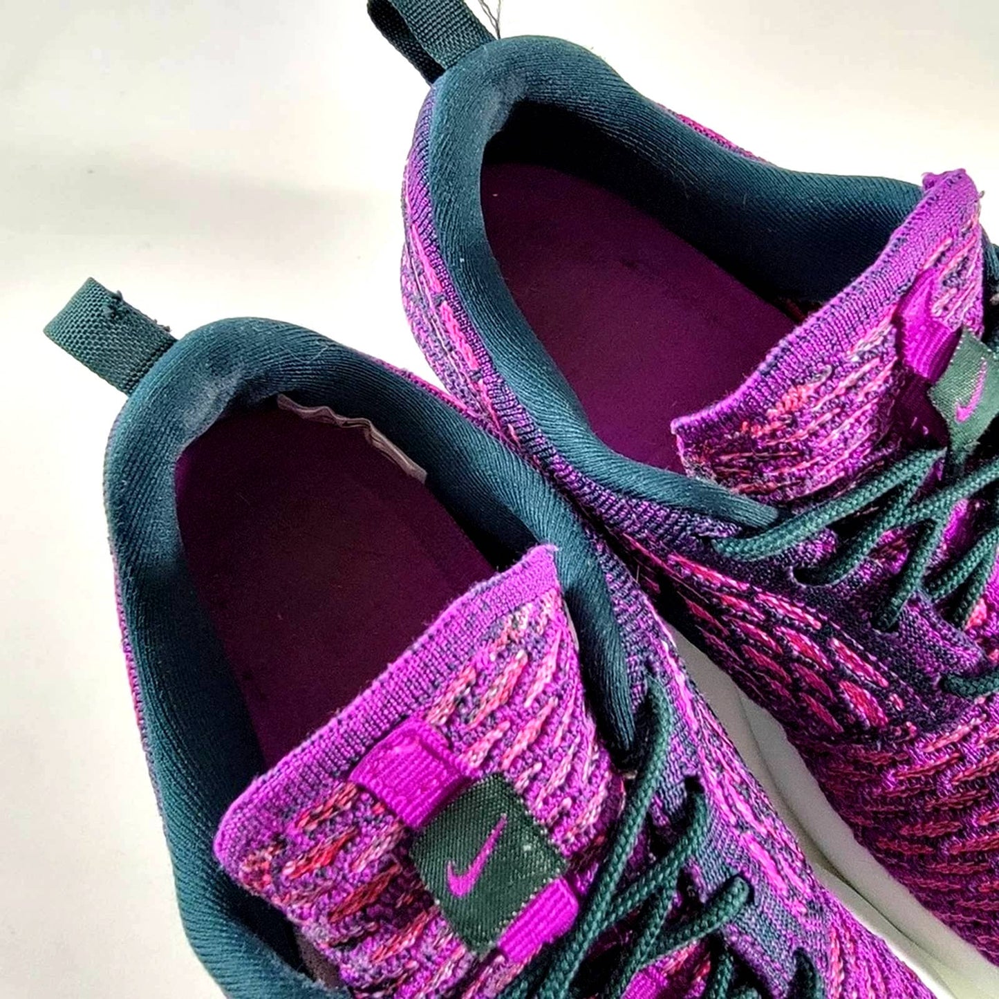 Nike Rosherun Flyknit Sneakers - 7
