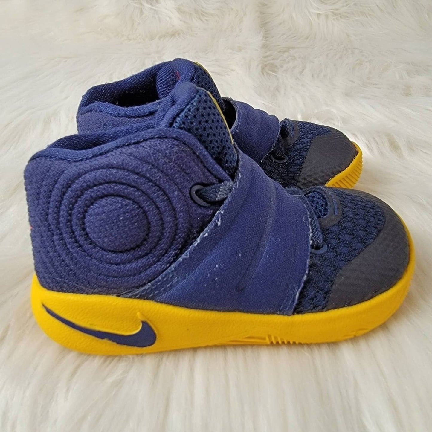Nike Kyrie 2 TD Cavs - 6C