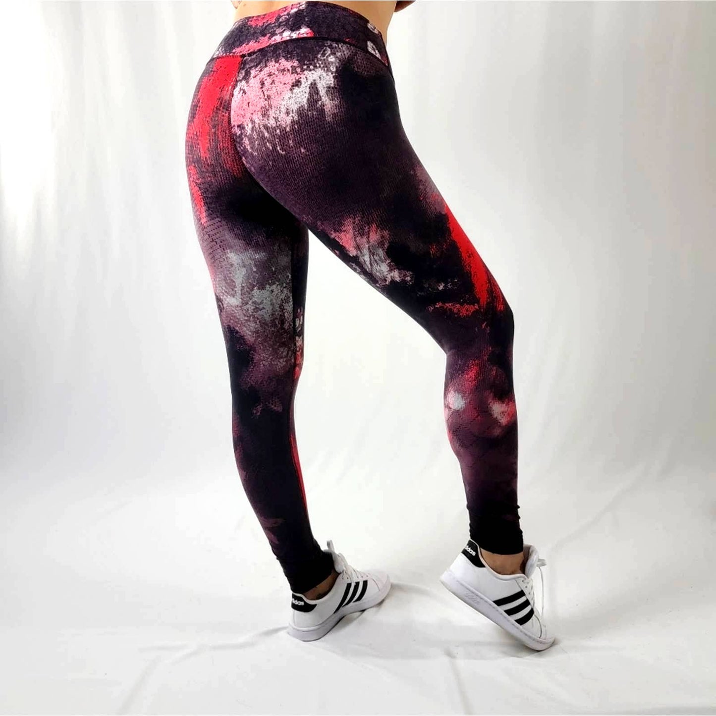 ALO Airbrush Yoga High-Waist Solarized Tie-Dye Legging - M