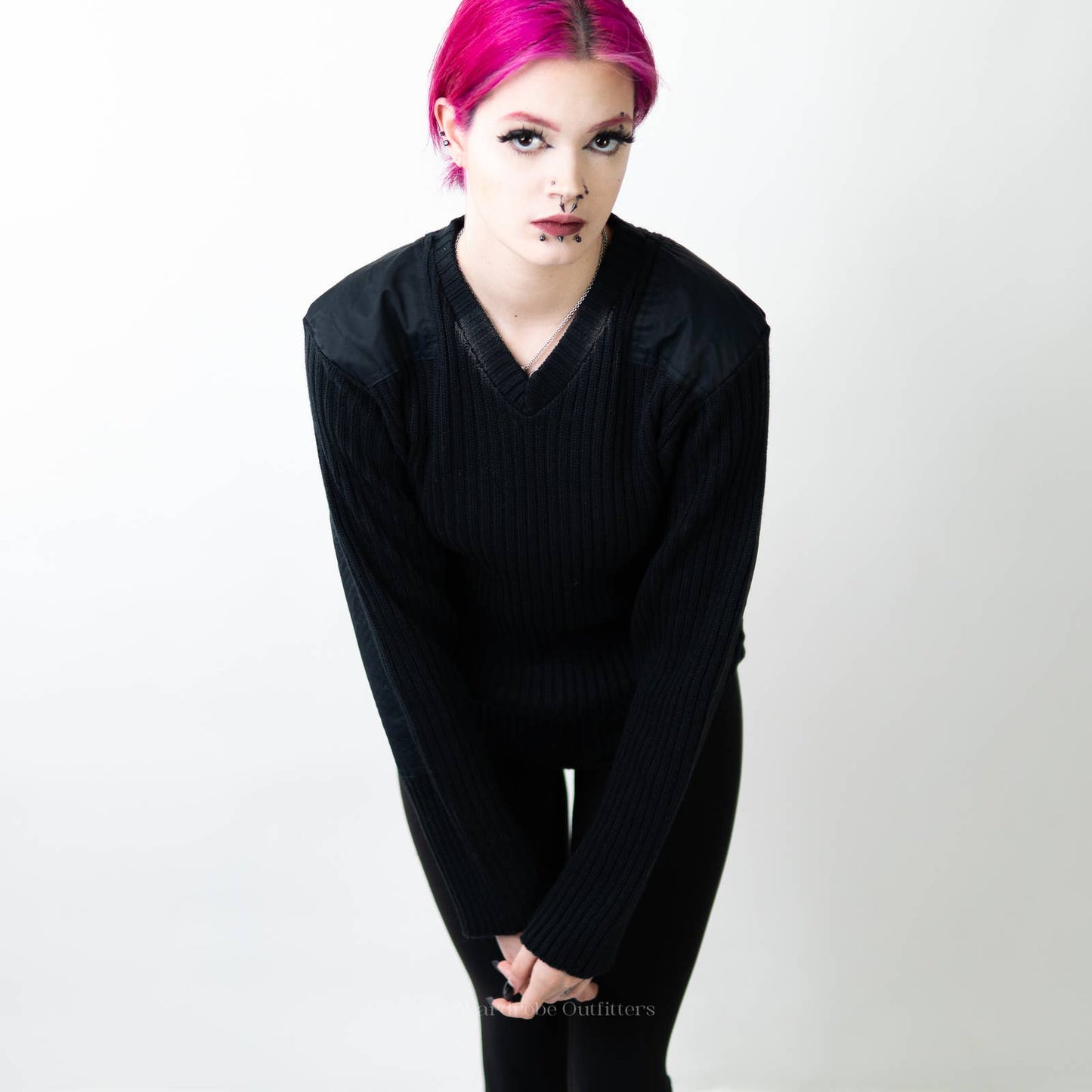 Blauer THICK V-Neck Classic Ribbed Knit Sweater - S