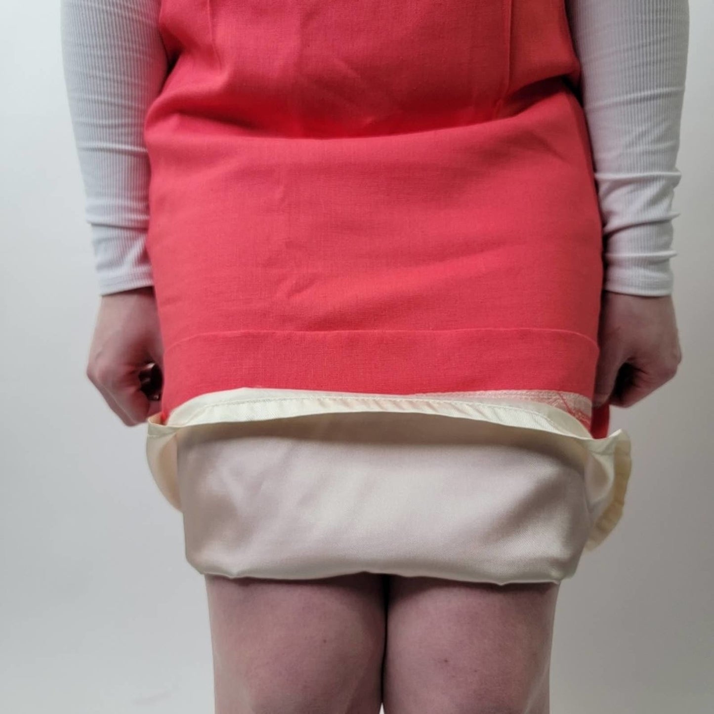 Vintage 1960s Mod Salmon Pink Pencil Skirt - 8