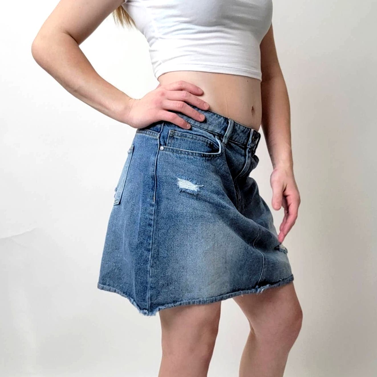 Harper Distressed Light Wash Denim Jean Mini Skirt - M