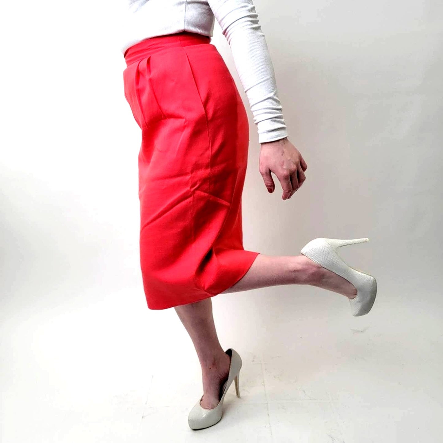 Vintage 1960s Mod Salmon Pink Pencil Skirt - 8