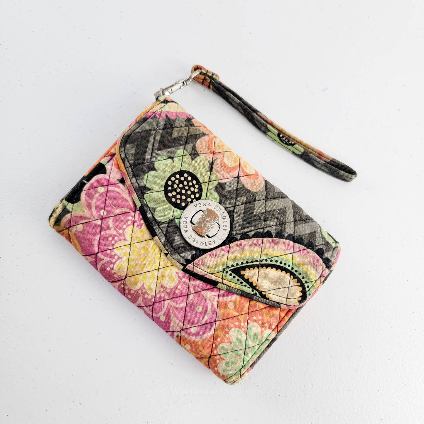 Vera Bradley Euro Ziggy Zinnia Paisley Floral Quilted Wristlet Wallet