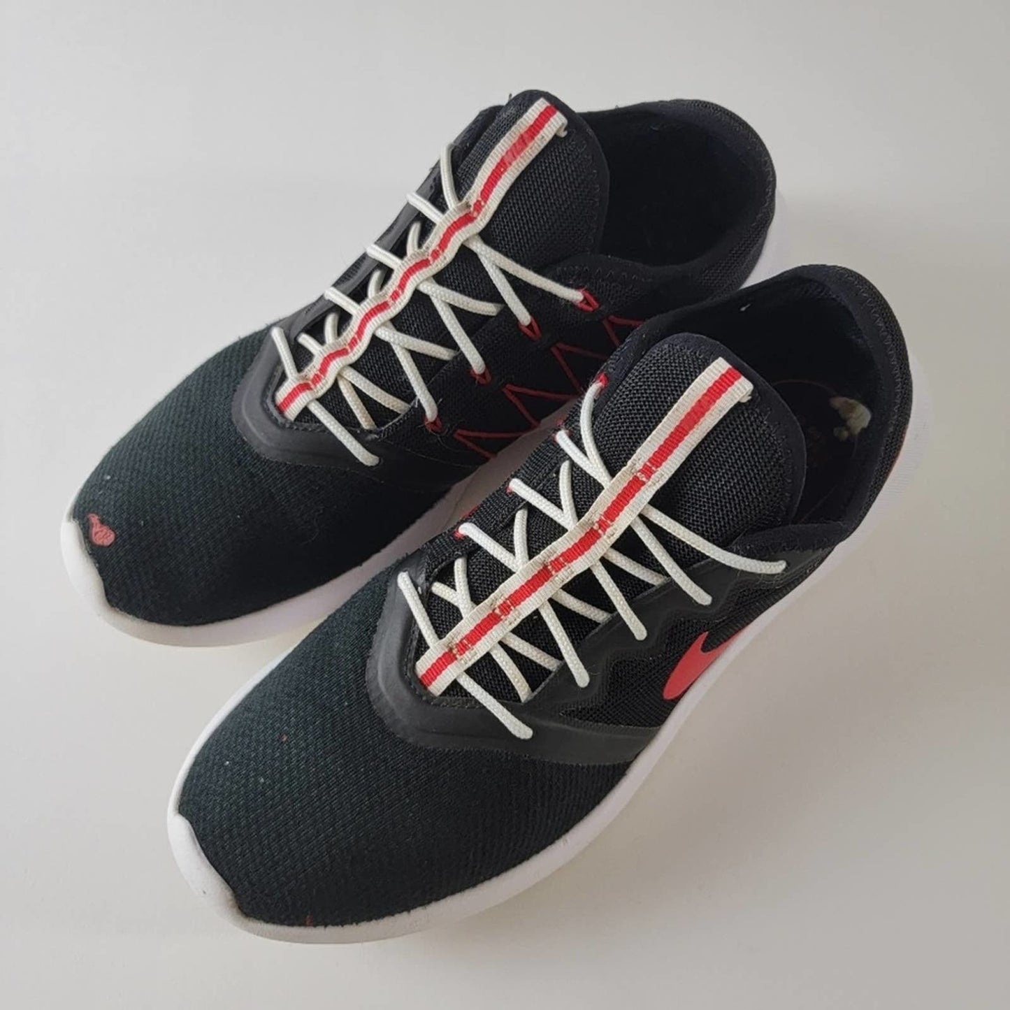Nike Viale Tech Racer 'Black University Red' - 9.5/11