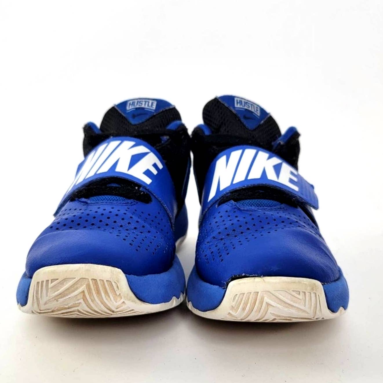 Nike Team Hustle D 8 (GS) Youth Athletic Shoes - 4Y
