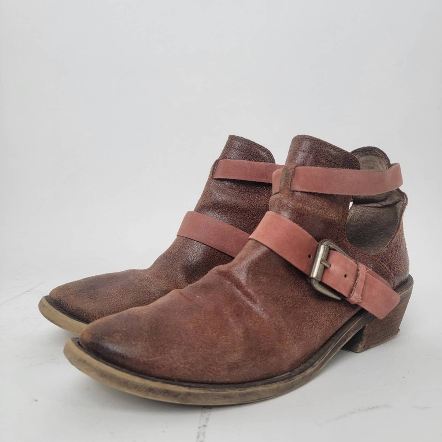 Lucky Brand Chaves Cutout Leather Double Strap Ankle Booties -10M
