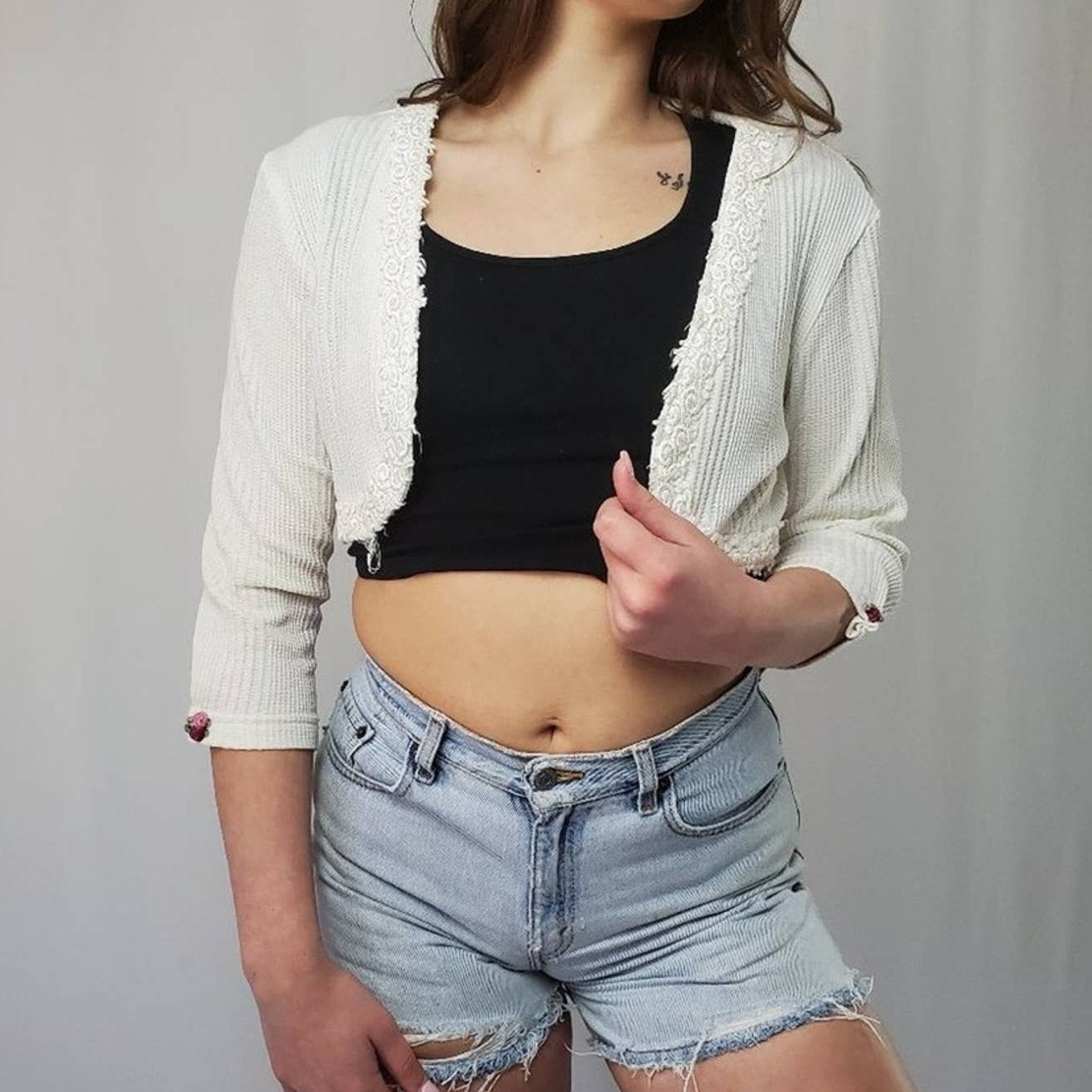 Vtg 90s Cropped White Floral Embroidered Cardigan Sweater