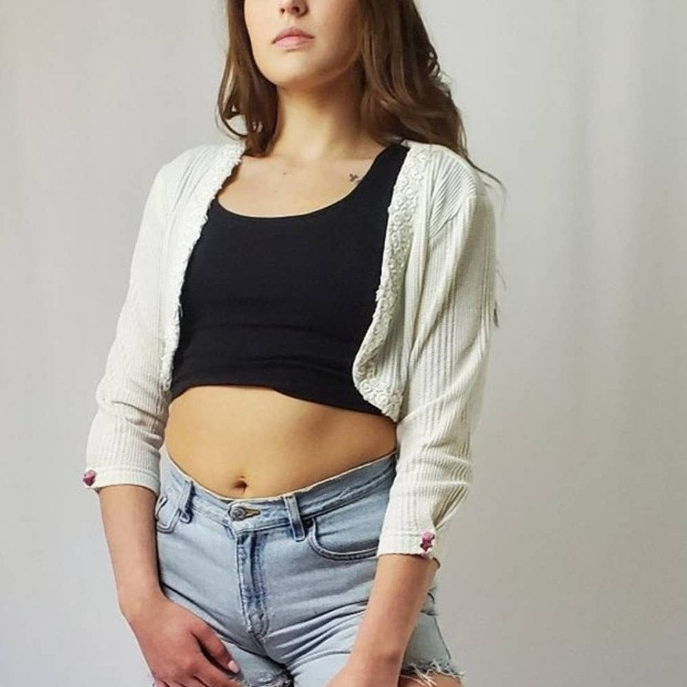 Vtg 90s Cropped White Floral Embroidered Cardigan Sweater
