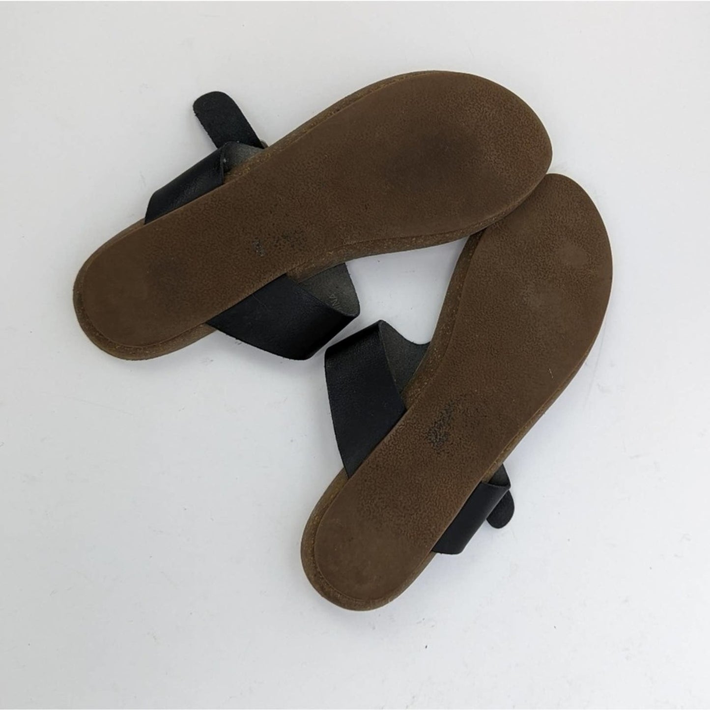 Blowfish Black Wide T-Strap Thong Sandals - 8