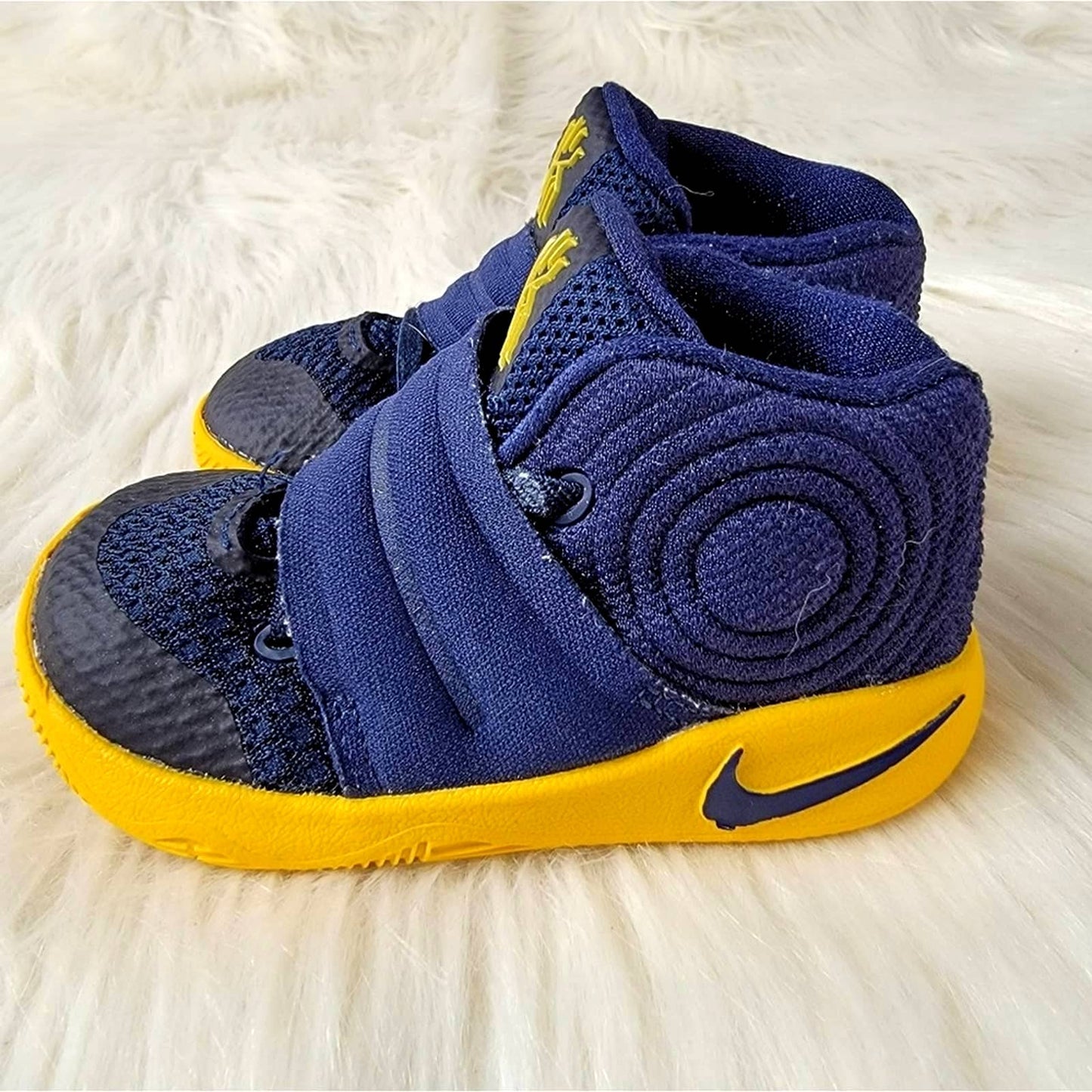 Nike Kyrie 2 TD Cavs - 6C