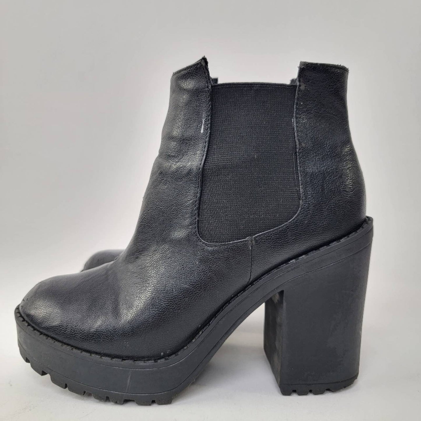 Black Chunky Platform Round Toe Booties - 6