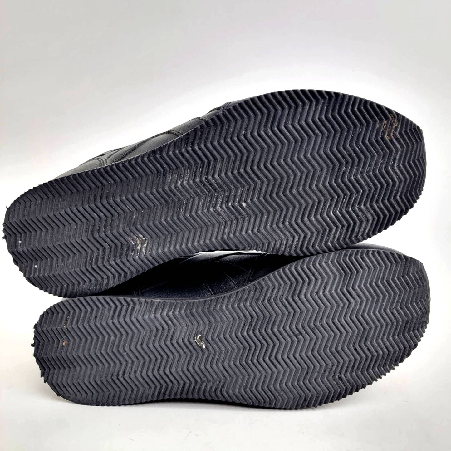 Reebok Black Classic Leather Sneaker Tennis Shoes - 8