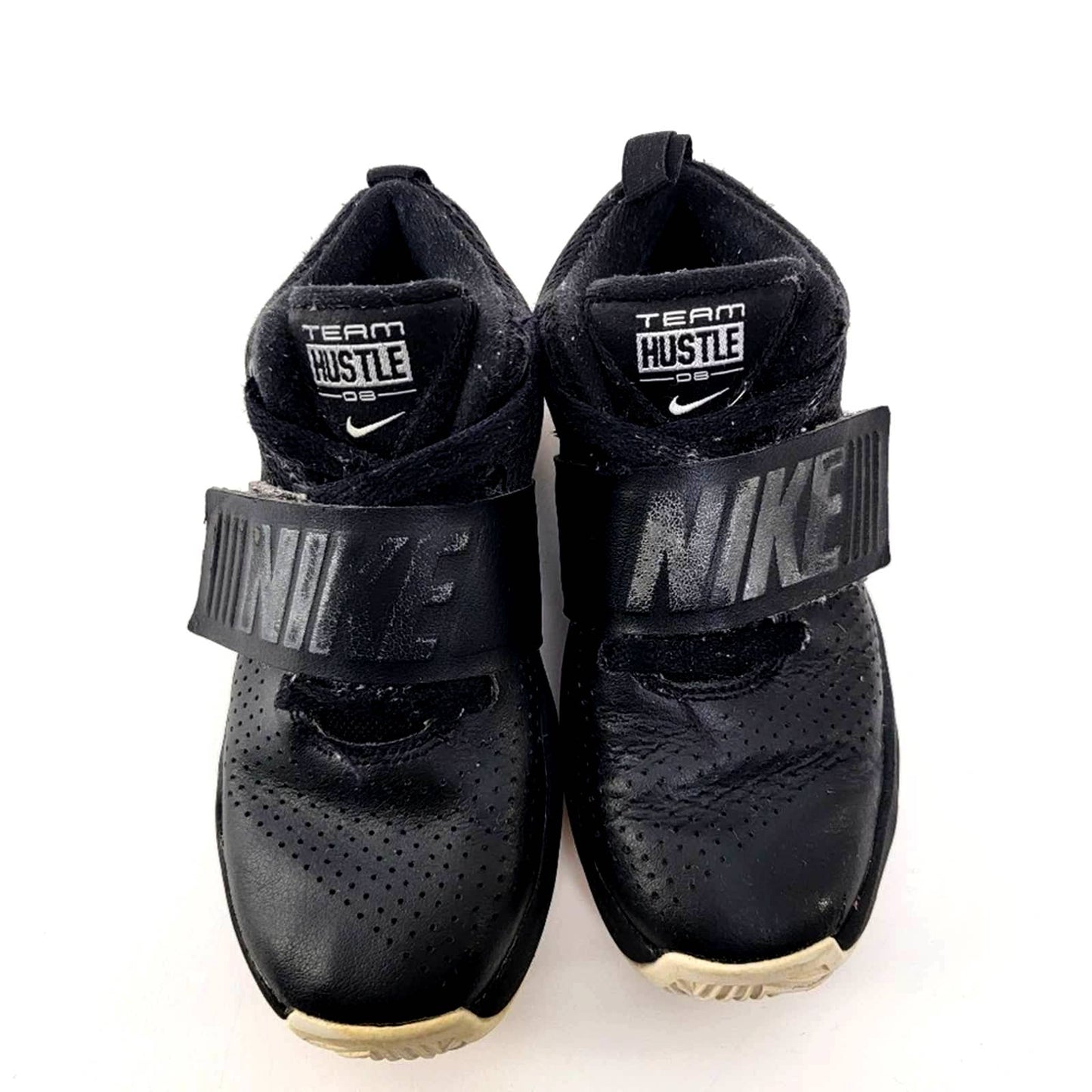 Nike Team Hustle D 8 (GS) Youth Athletic Shoes
