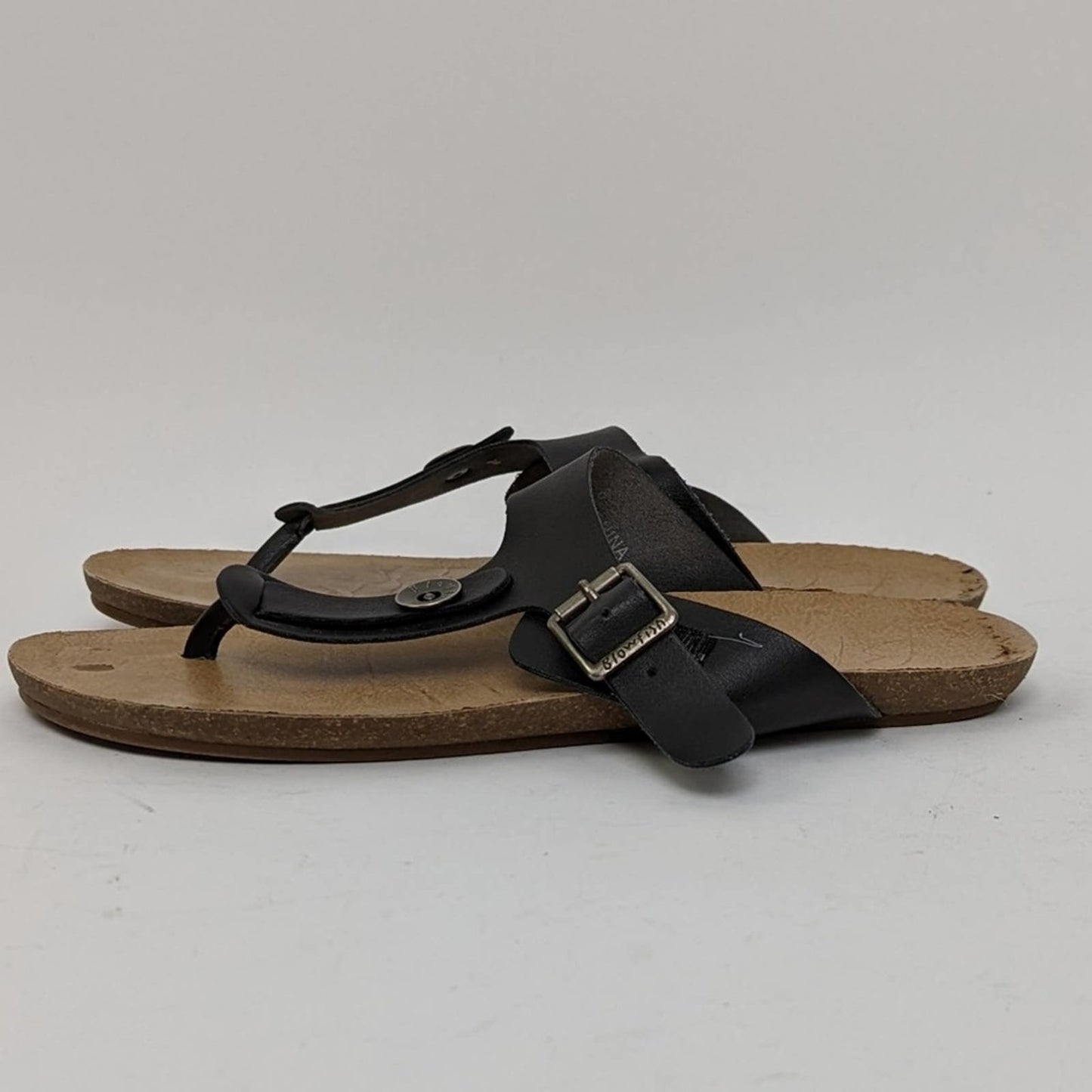 Blowfish Black Wide T-Strap Thong Sandals - 8