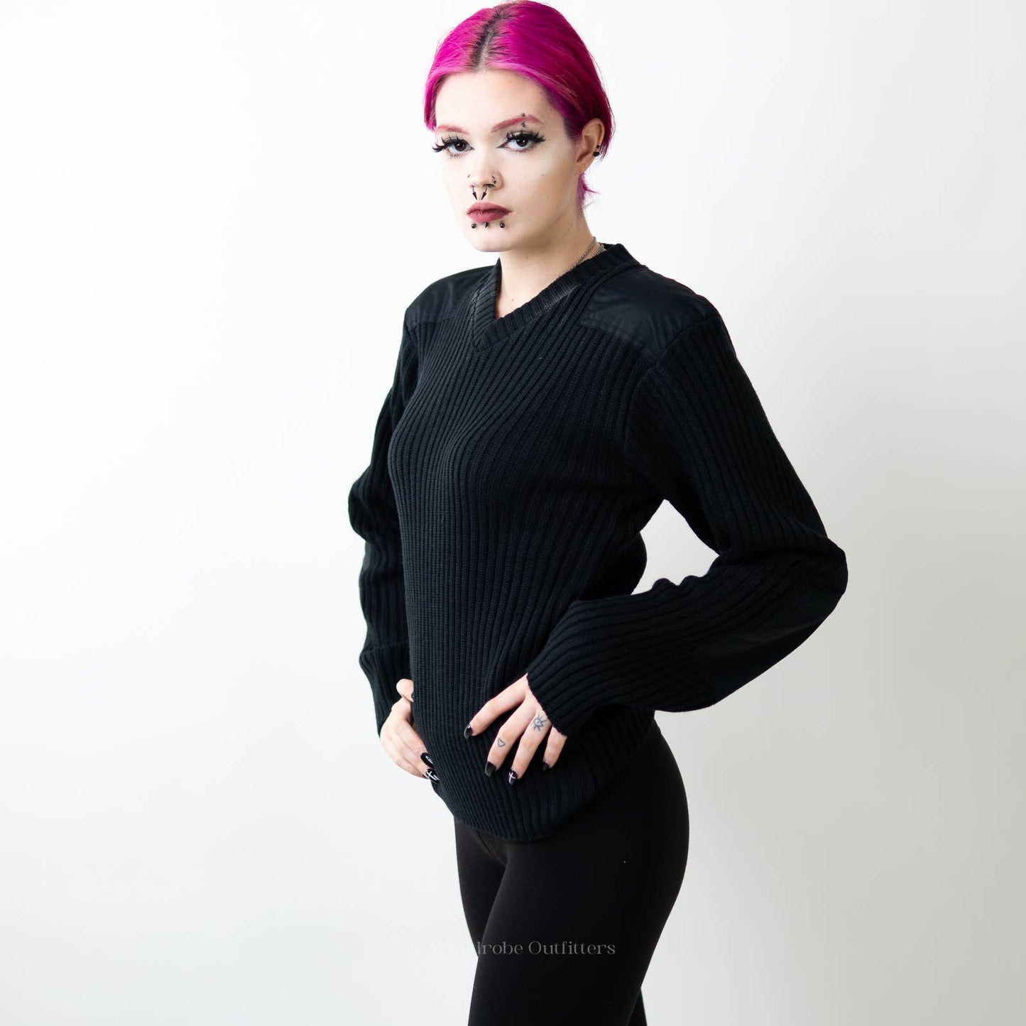 Blauer THICK V-Neck Classic Ribbed Knit Sweater - S