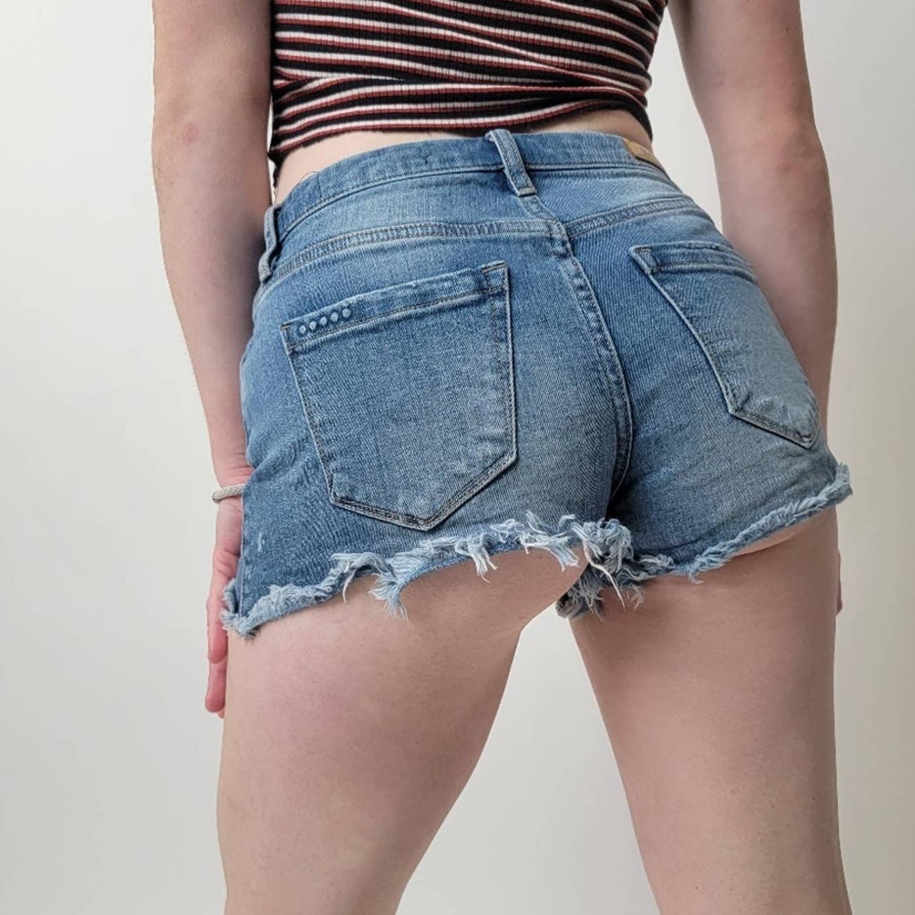 Blank NYC Cutoff Cheeky Stretch Denim Jean Shorts - 26