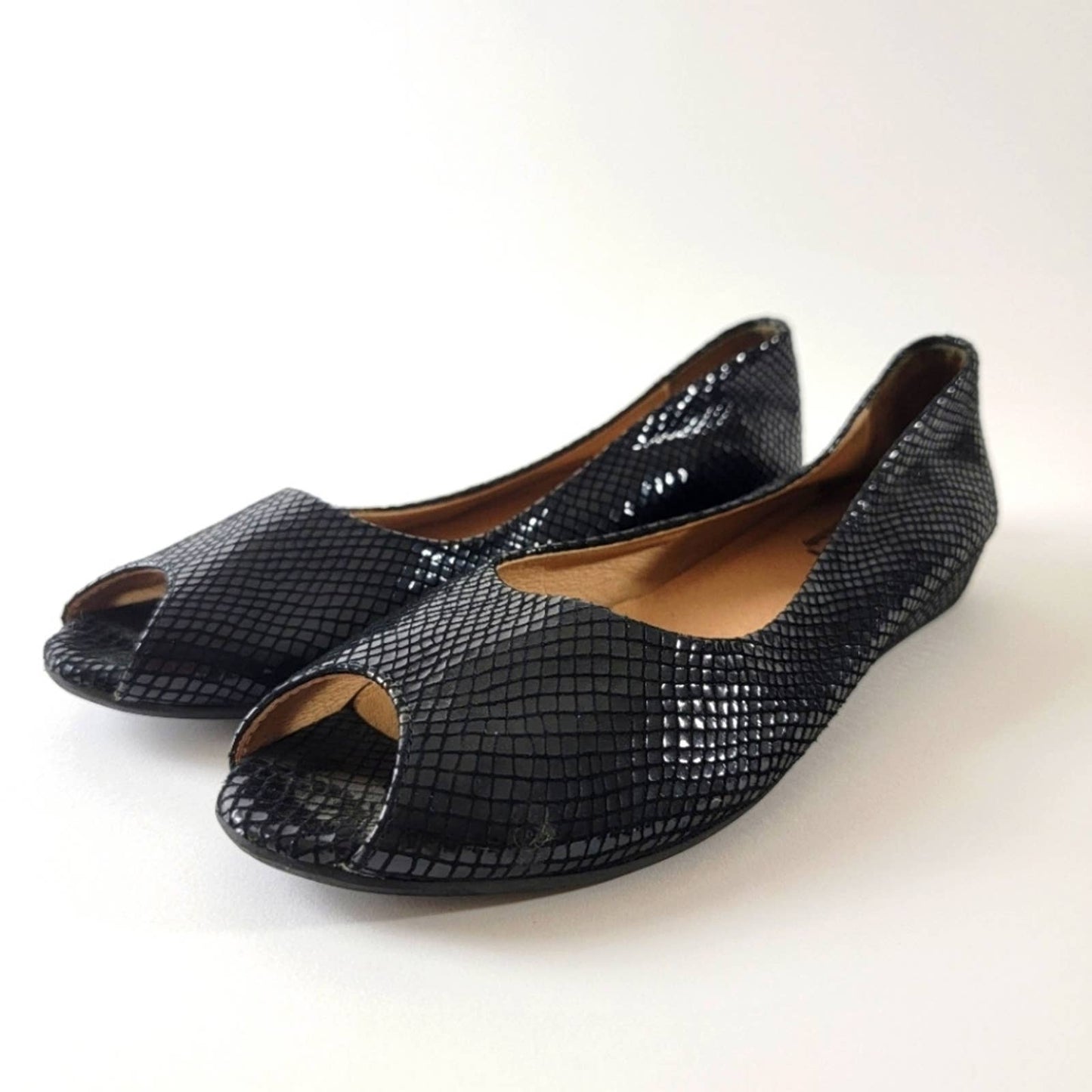 fs/ny French Sole Zeppa Black Fish Python Snake Scale Flats - 9