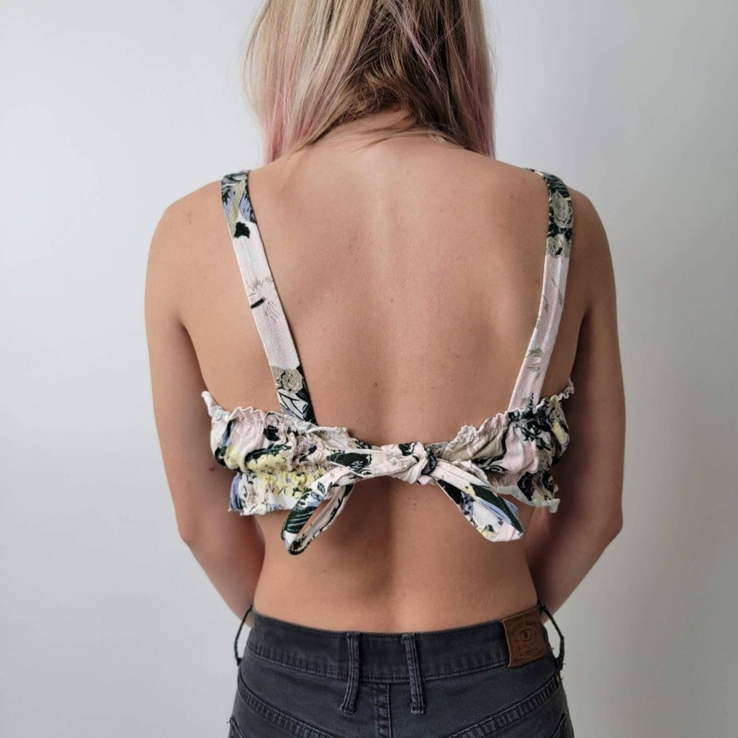 Urban Outfitters Ruffle Floral Crop Tank Top - S
