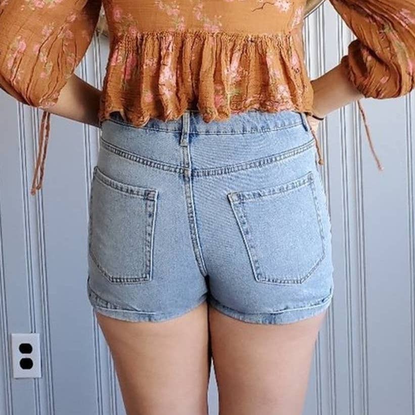 Forever 21 Light Wash Blue Denim High Waist Shorts - 29