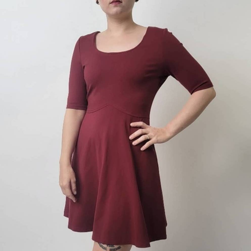 Black Swan Ocean Burgundy Sleeved Skater Dress - S