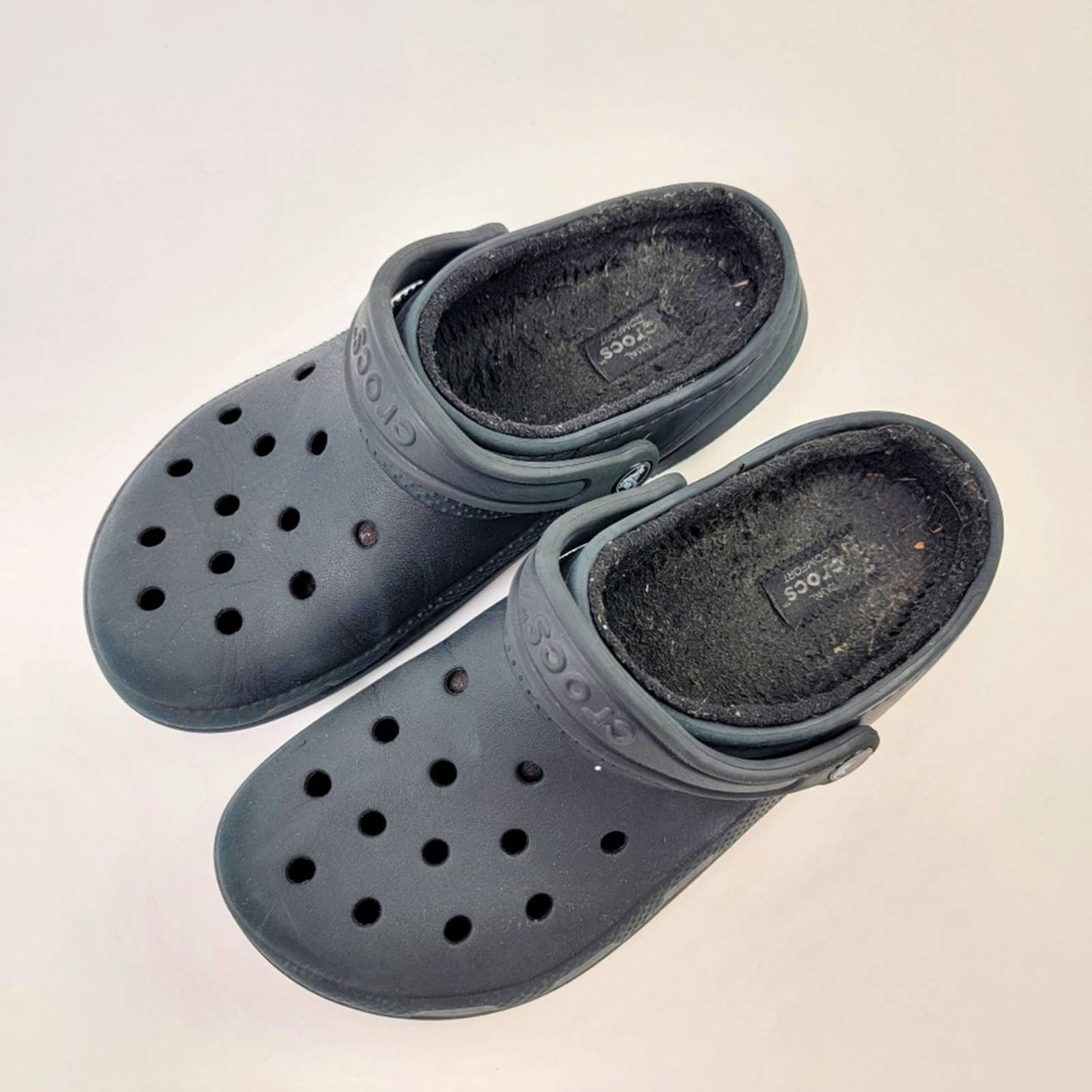 Classic Black Lined Crocs - 9