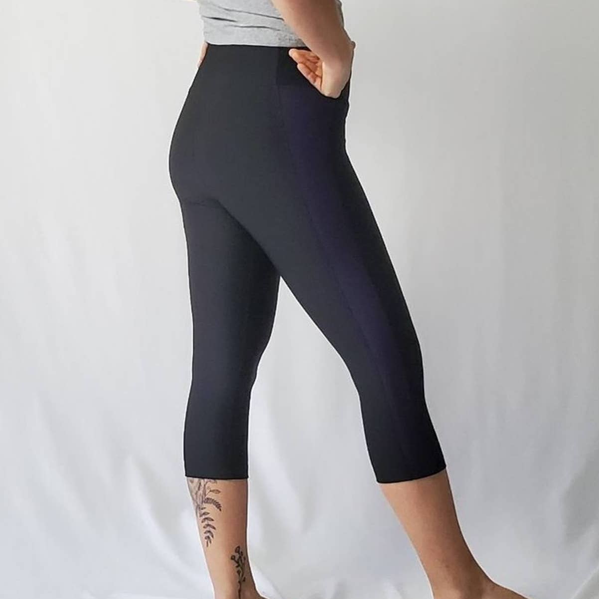Nike Dri-Fit Cropeed Black Leggings - L