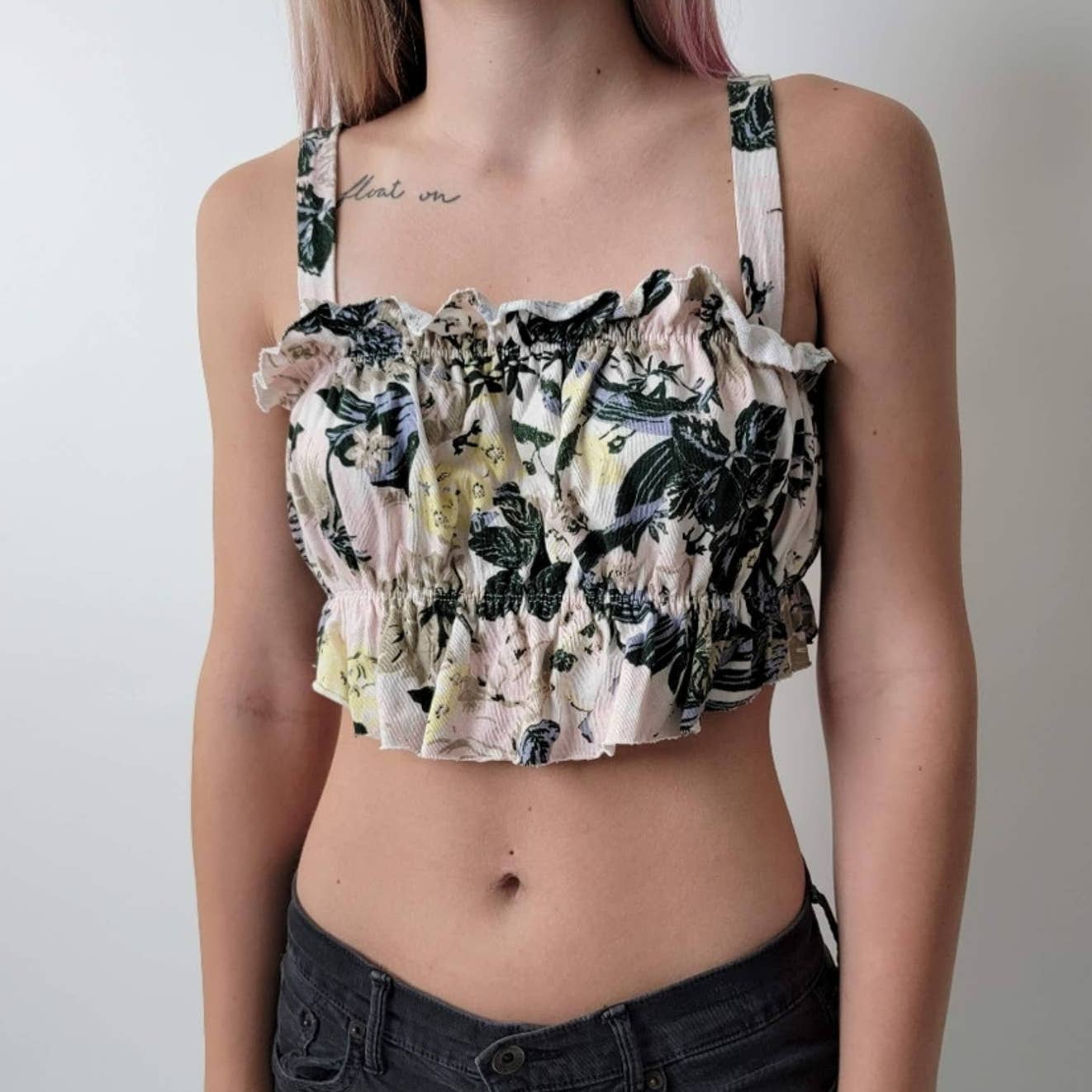 Urban Outfitters Ruffle Floral Crop Tank Top - S