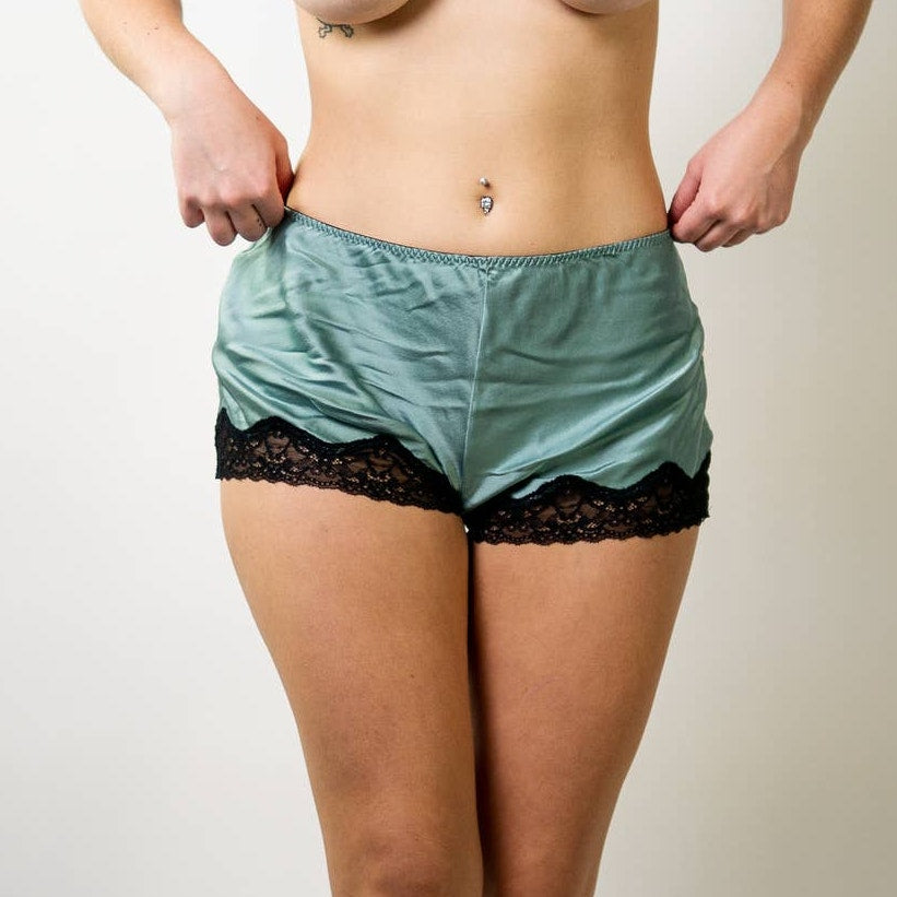 Samantha Chang Classic Silk Tap Shorts Lingerie - Clearwater - M