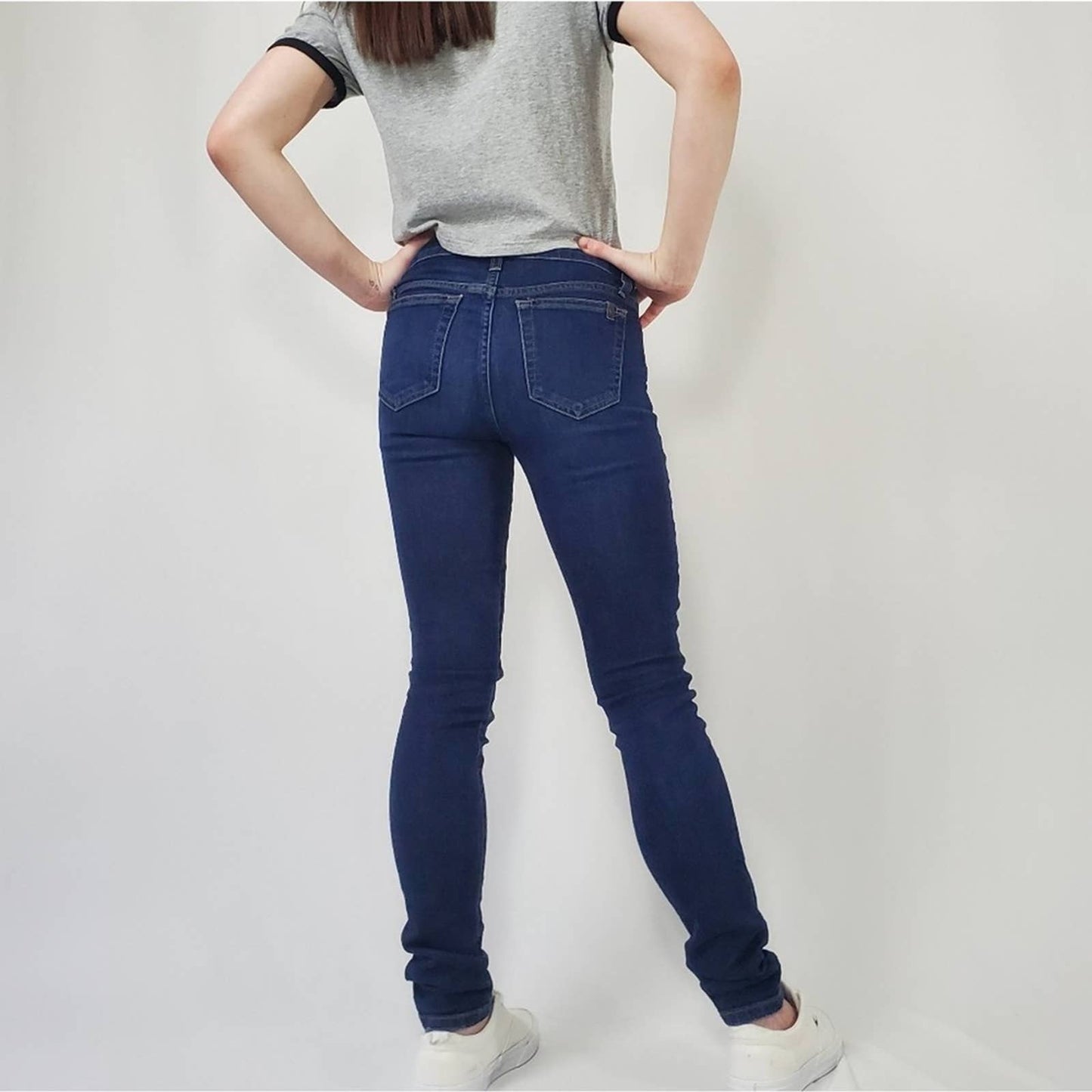 Deadstock NEW Joe’s Dark Distressed High Rise Skinny Jeans - 25