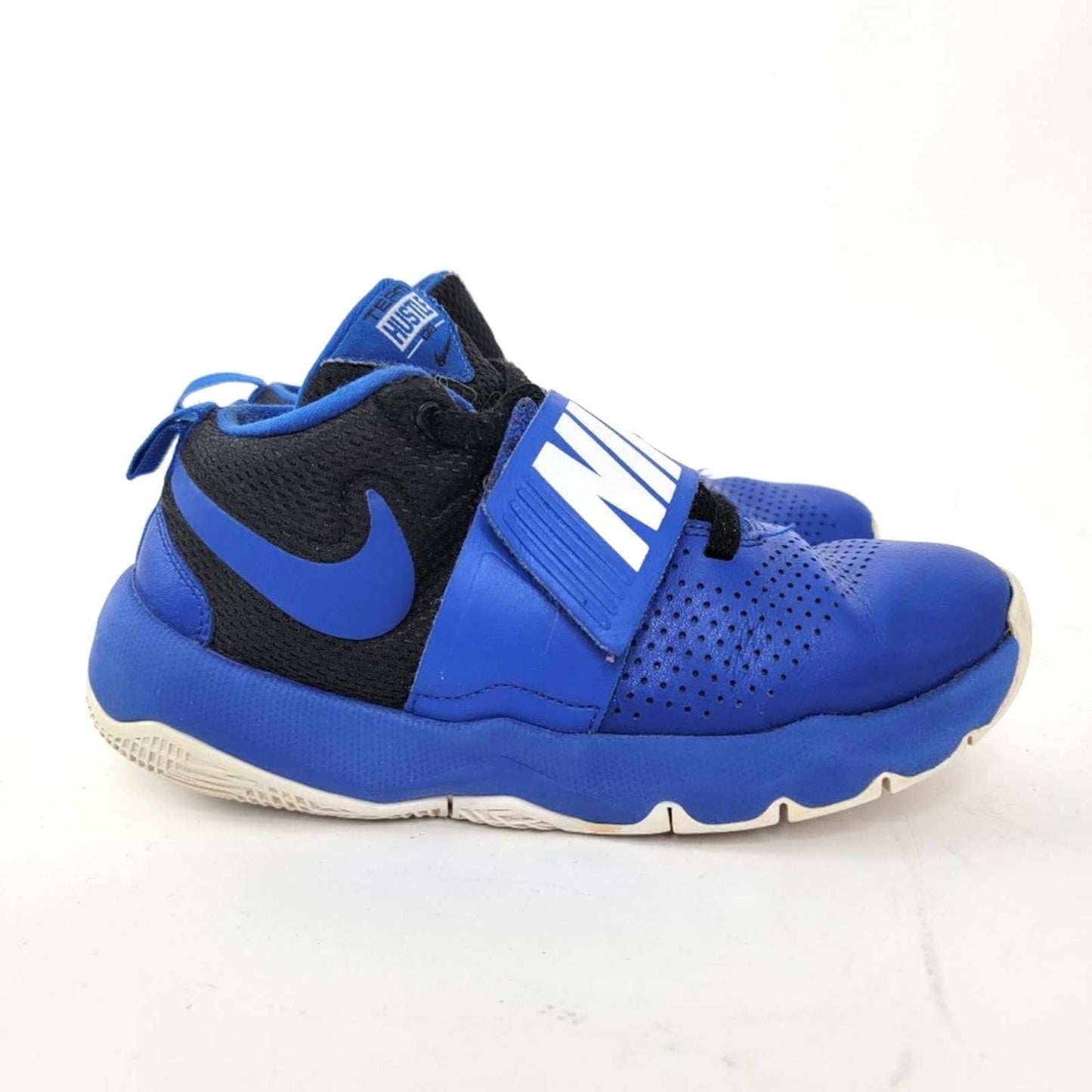 Nike Team Hustle D 8 (GS) Youth Athletic Shoes - 4Y