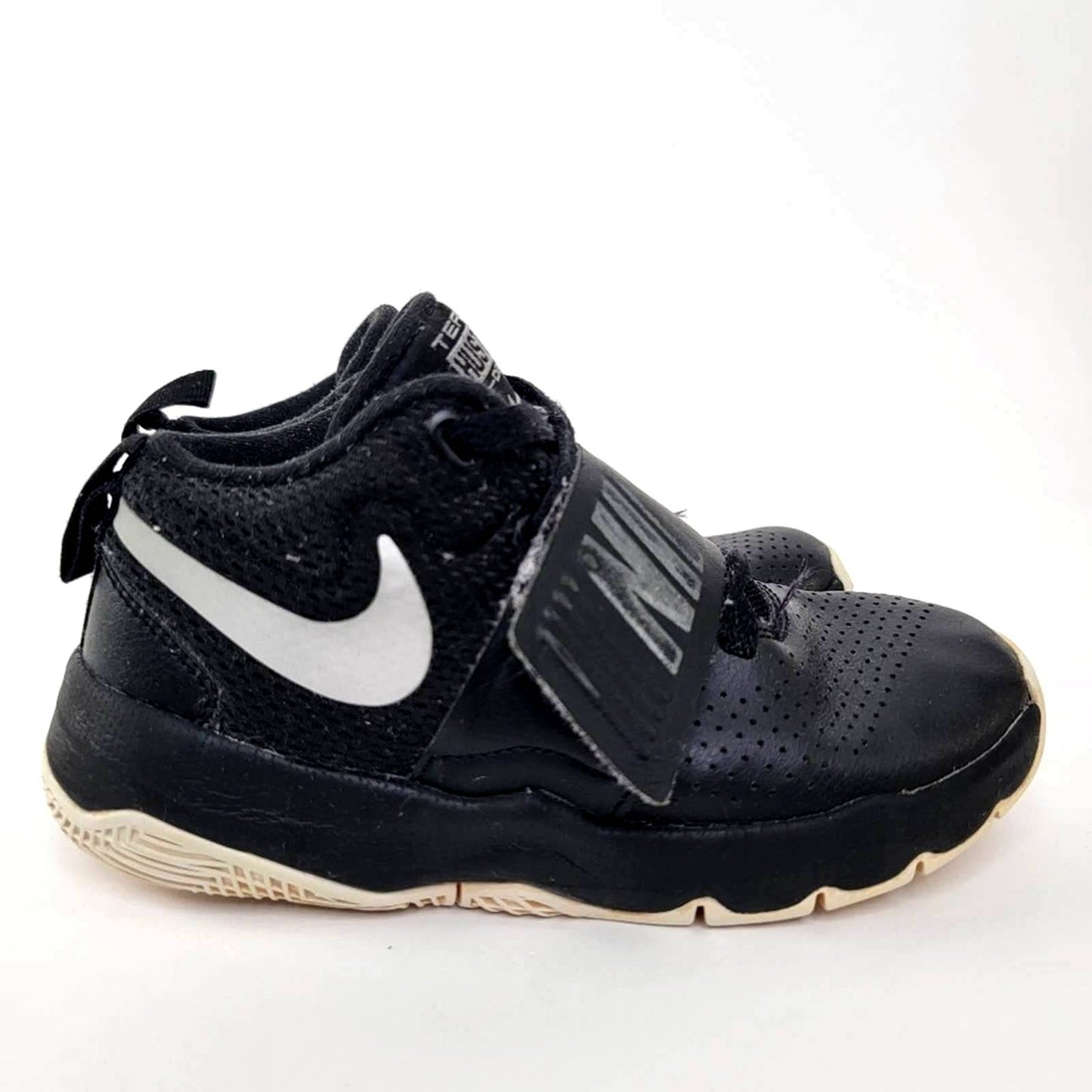 Nike Team Hustle D 8 (GS) Youth Athletic Shoes