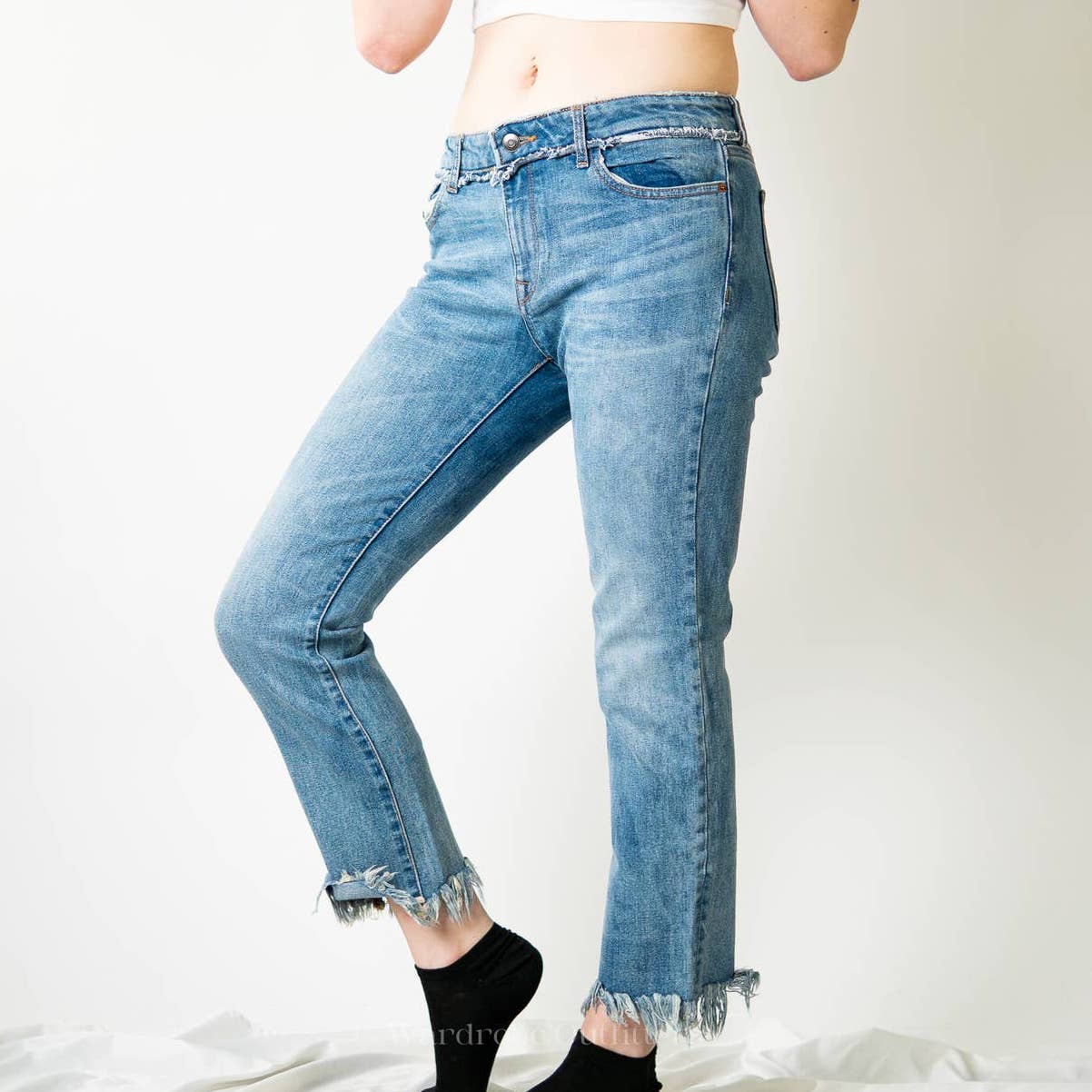 DL1961 Mara Frayed Hem Straight Ankle Crop Jeans