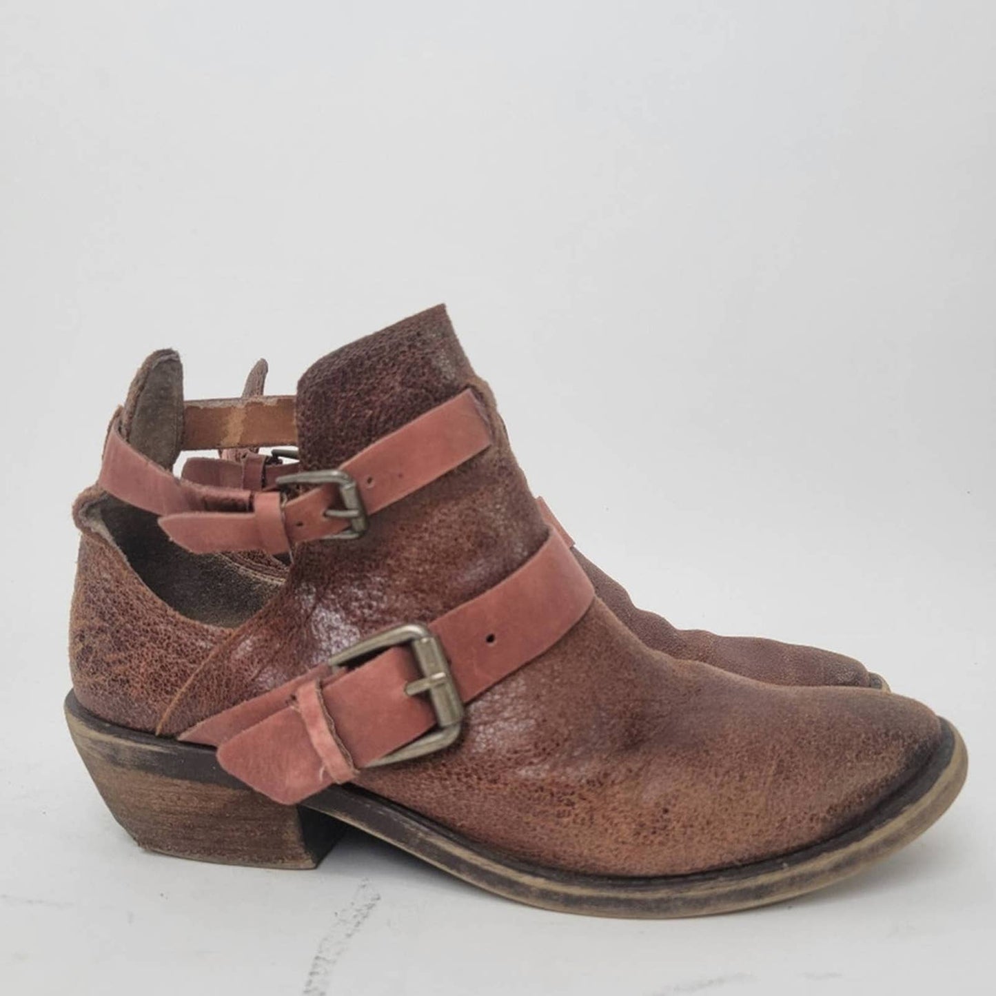 Lucky Brand Chaves Cutout Leather Double Strap Ankle Booties -10M