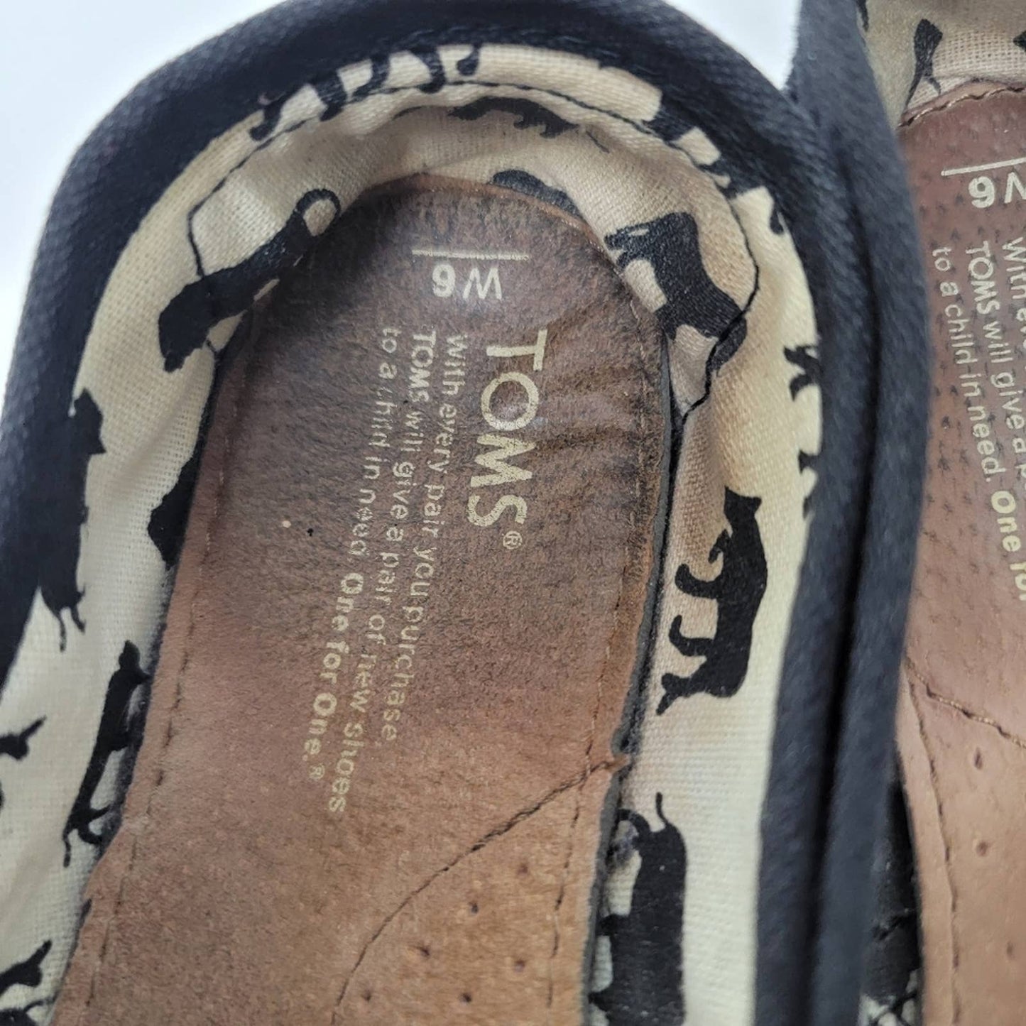 TOMS Black Canvas Classic Flats - 6